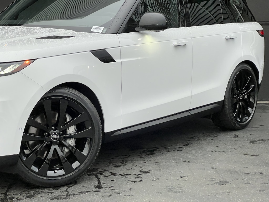 New 2025 Land Rover Range Rover Sport SE SUV