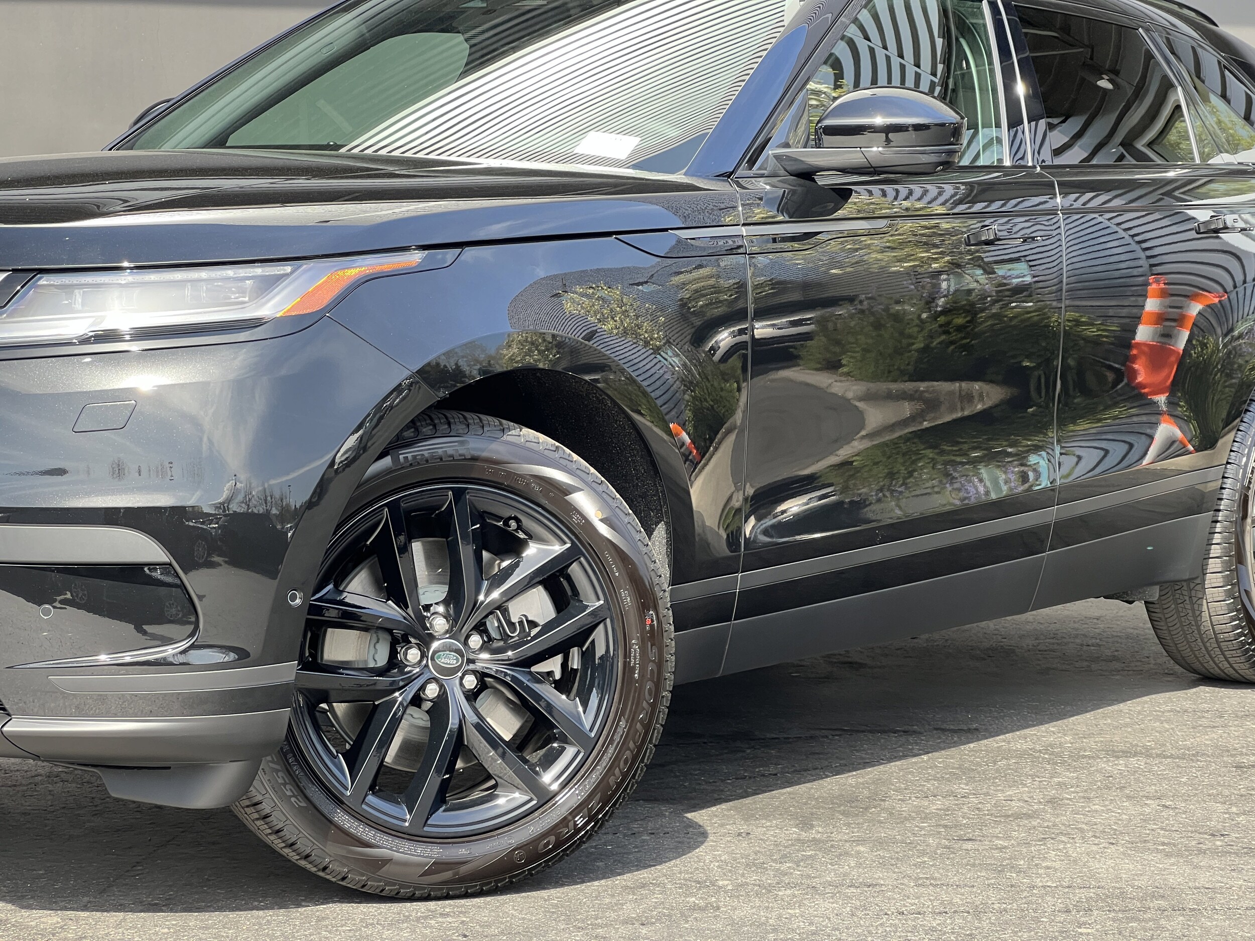 2026 Land Rover Range Rover Velar S photo 2