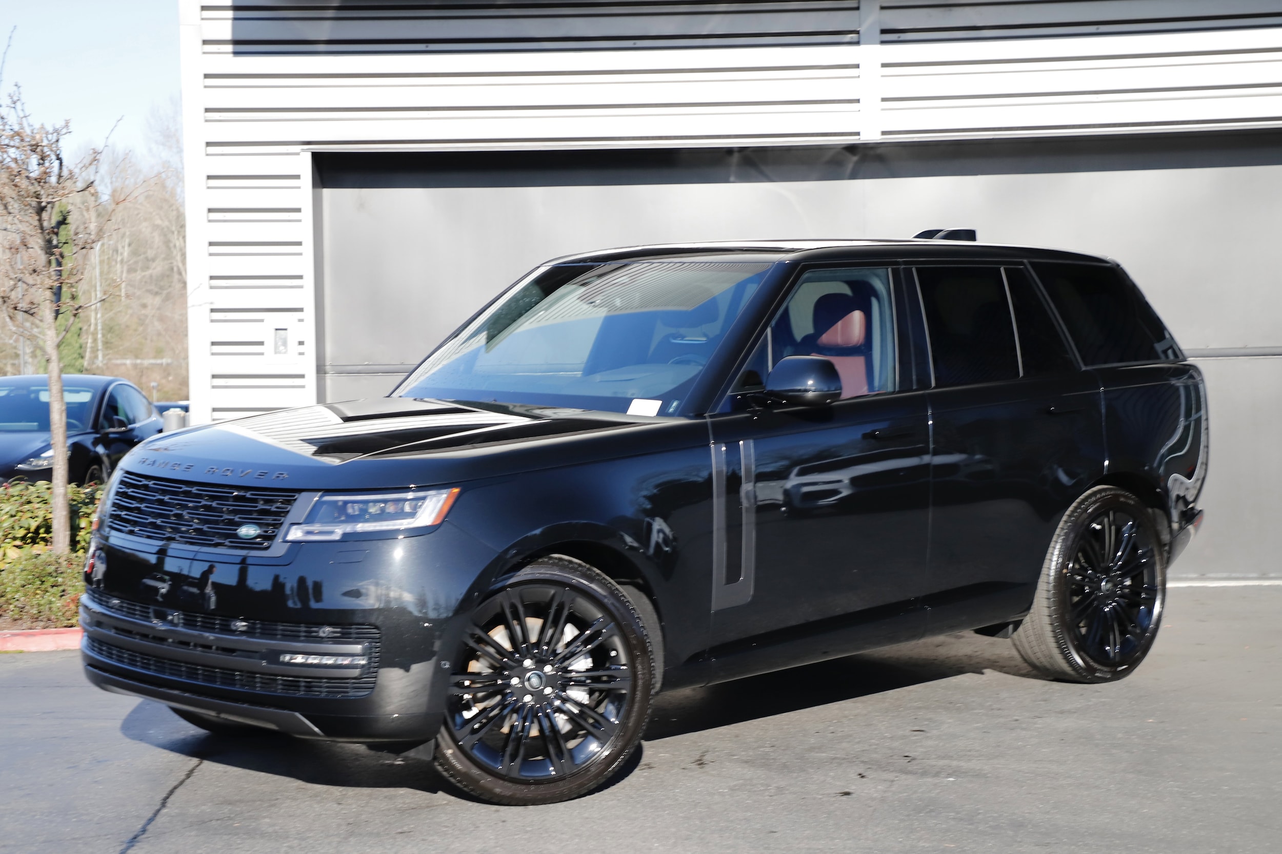 2025 Land Rover Range Rover SE