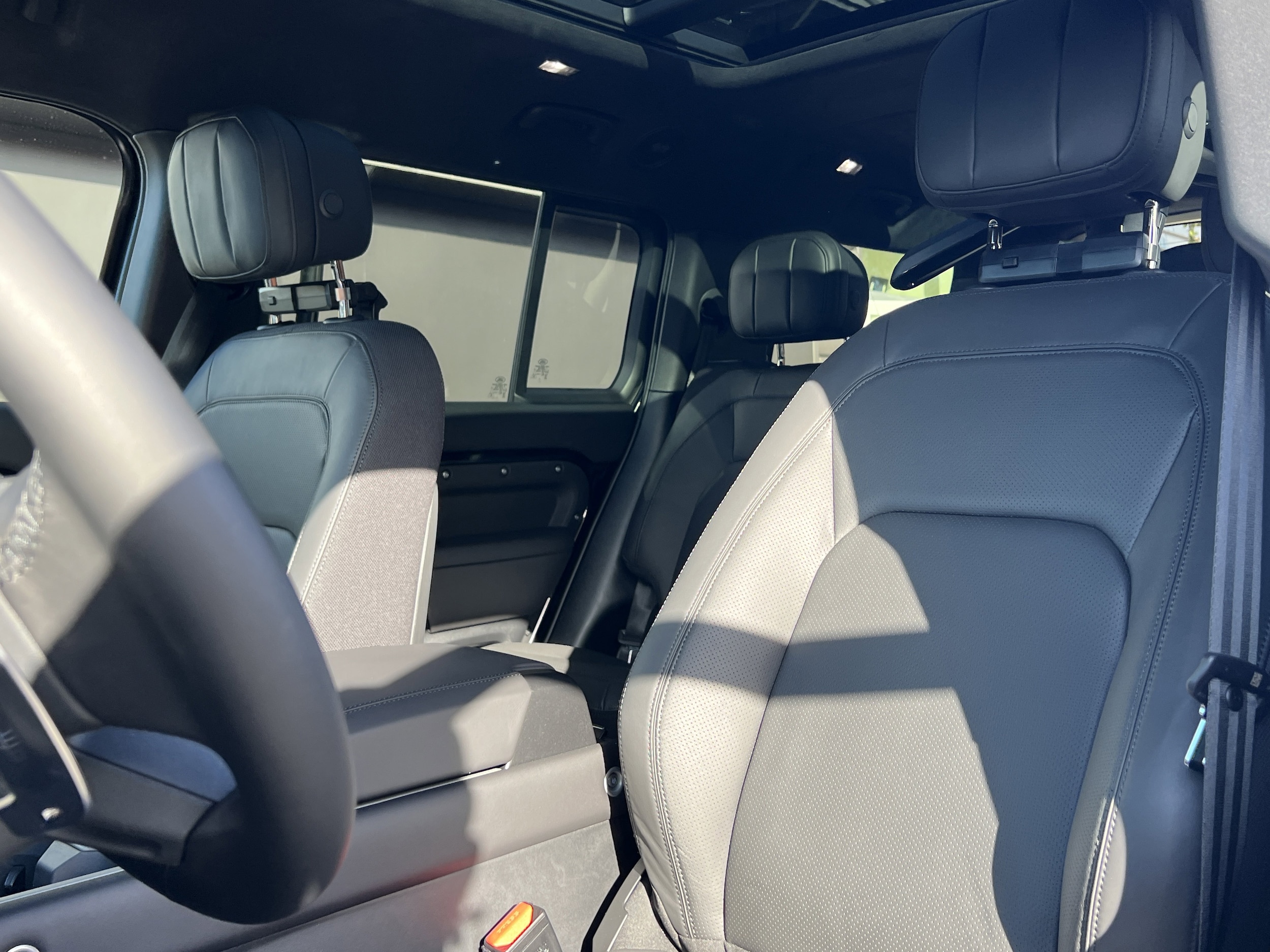 2026 Land Rover Defender V8 - Photo 23