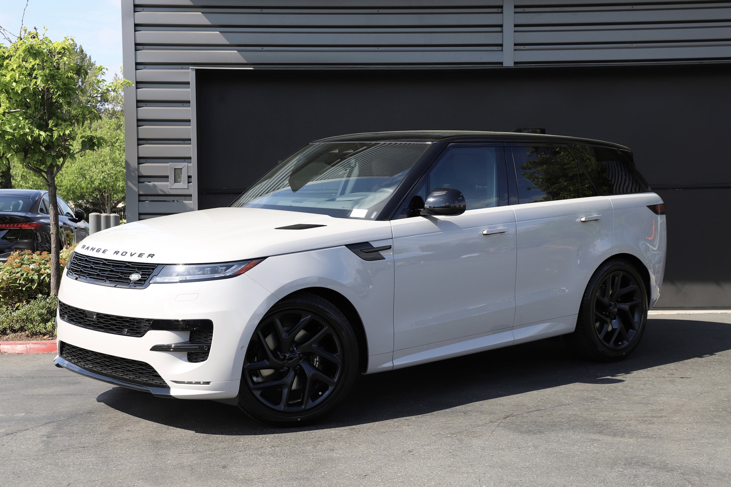 2026 Land Rover Range Rover Sport P400 MHEV Dynamic SE's photo