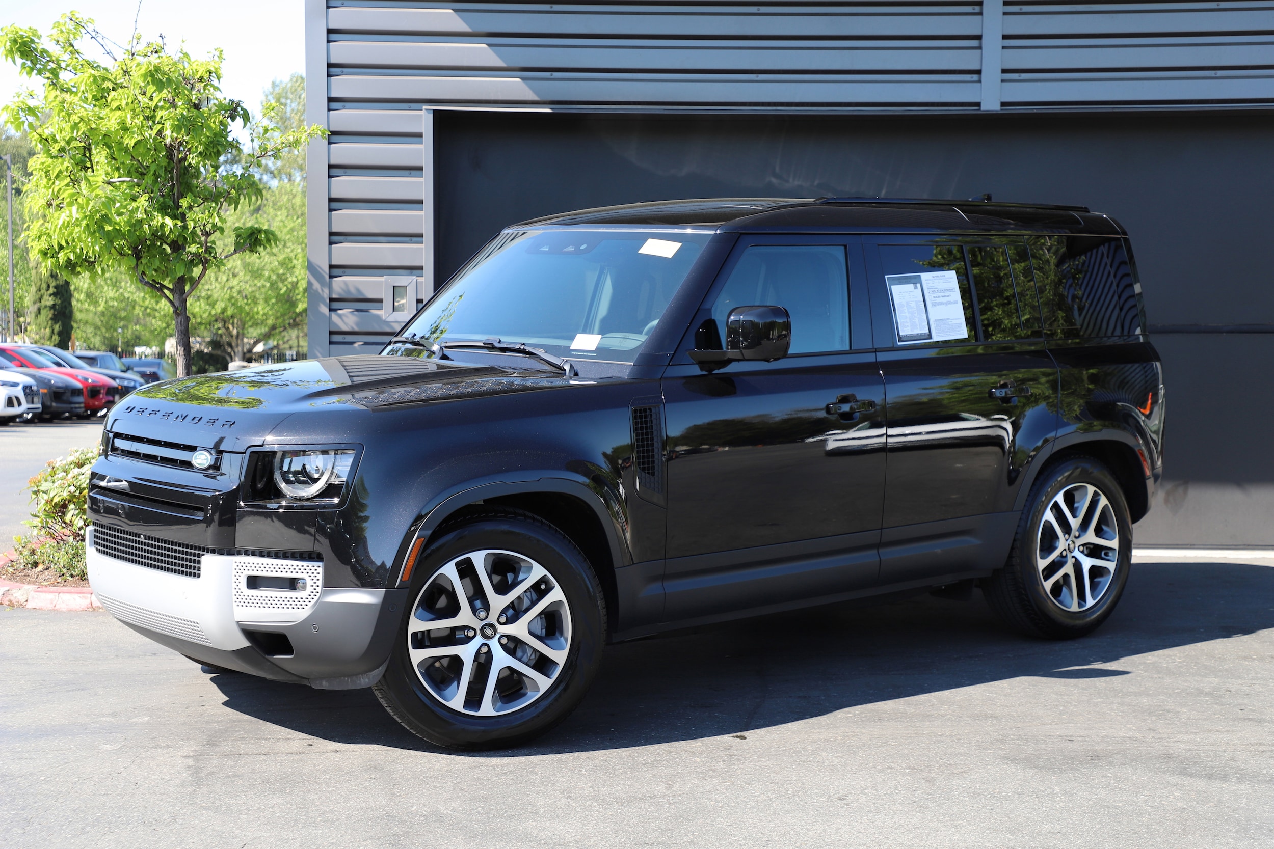 2025 Land Rover Defender 110 S P300's photo