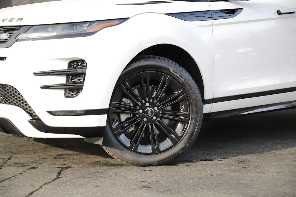 New 2025 Land Rover Range Rover Evoque Dynamic SE SUV