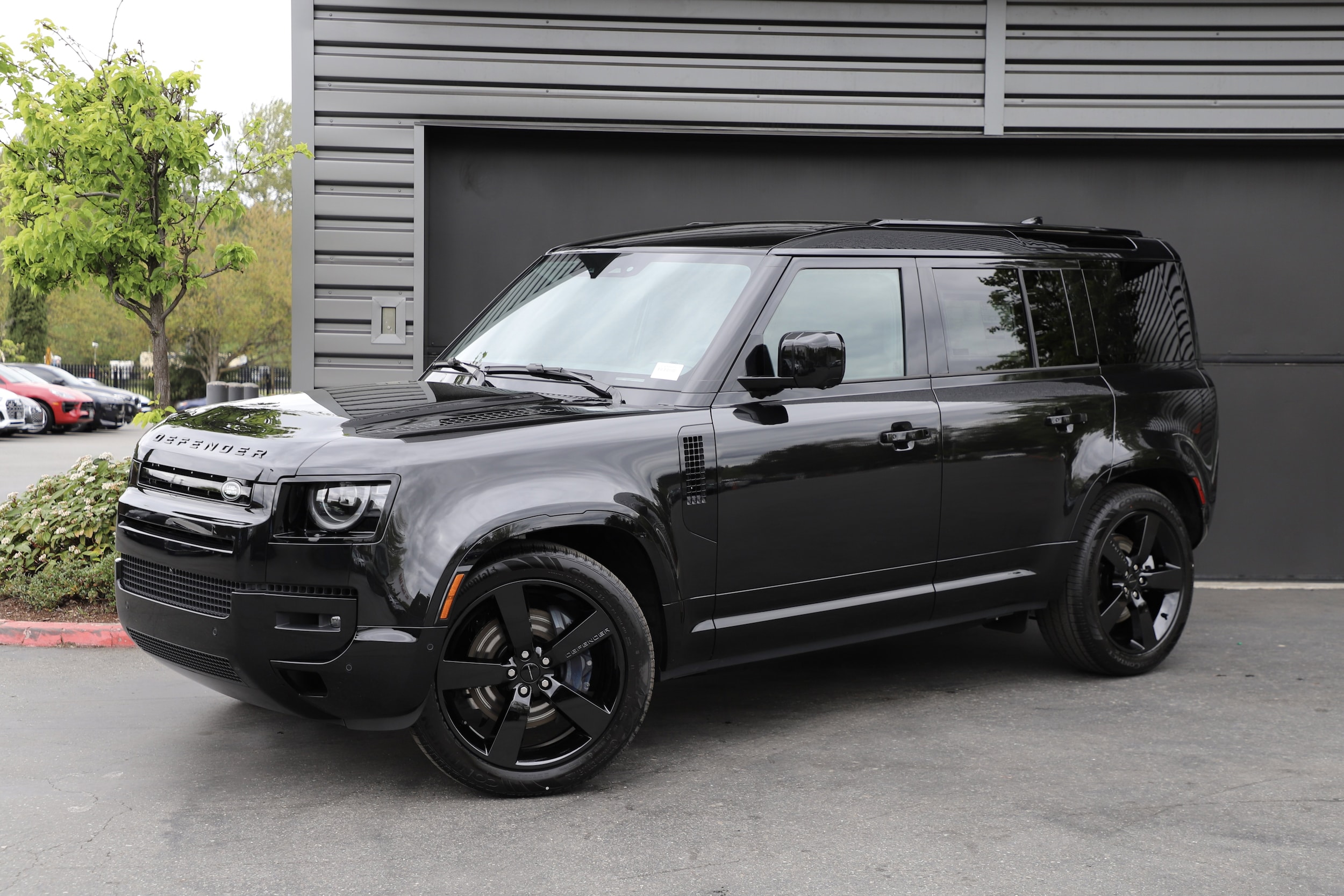 2026 Land Rover Defender 110 X-Dynamic SE P400's photo