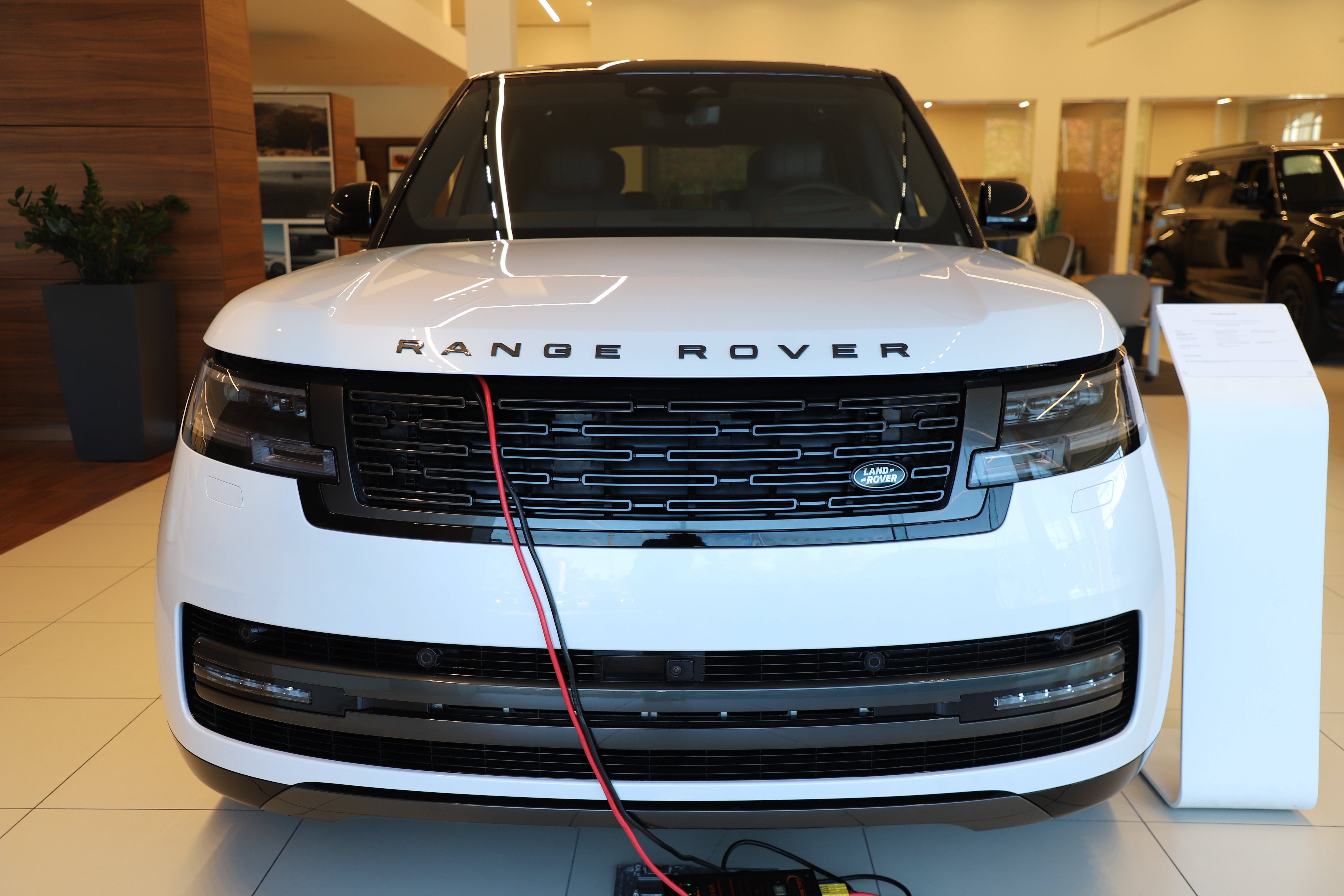 New 2027 Land Rover Range Rover P530 SE LWB 7 Seat SUV