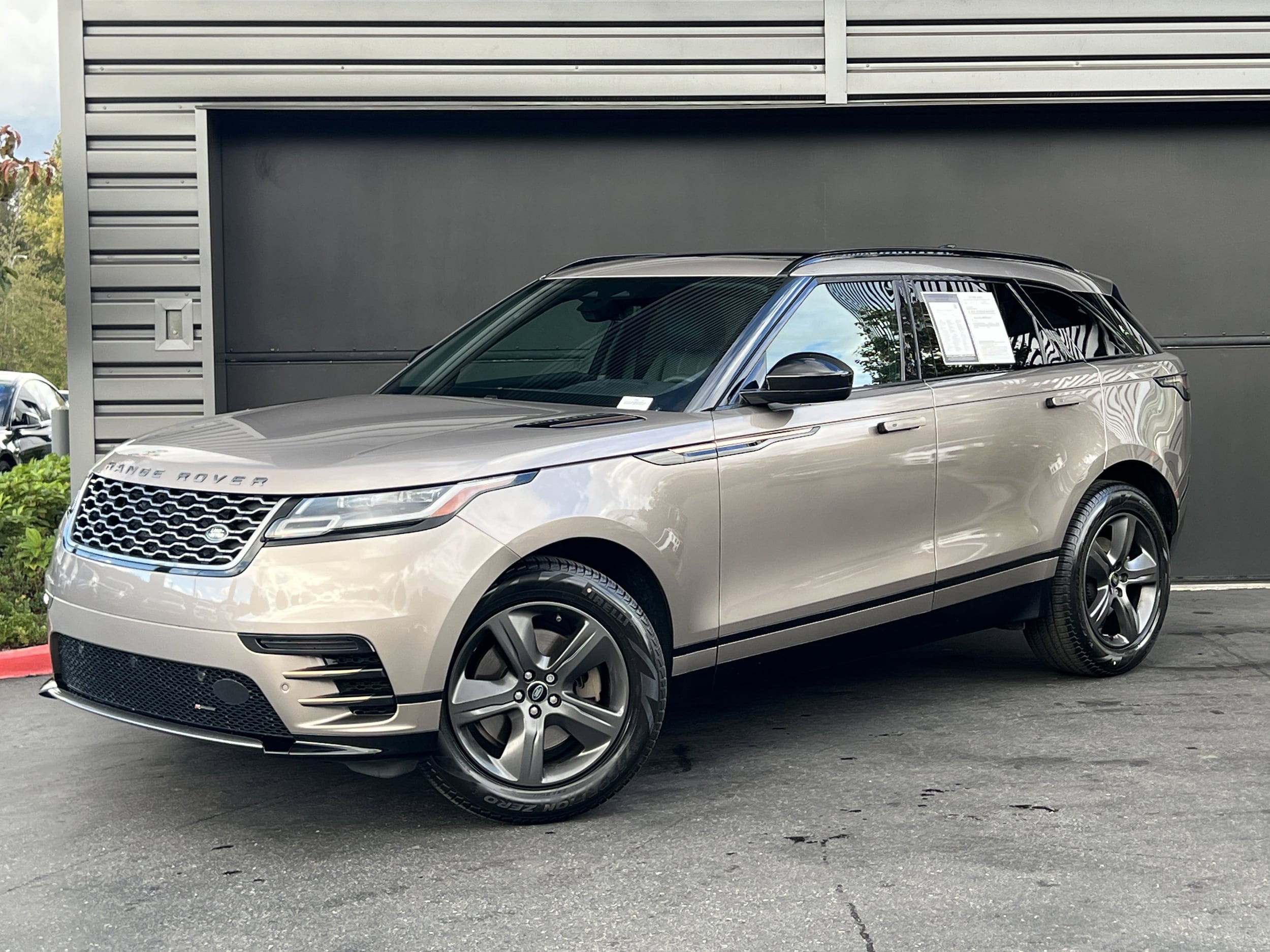 2023 Land Rover Range Rover Velar S's photo