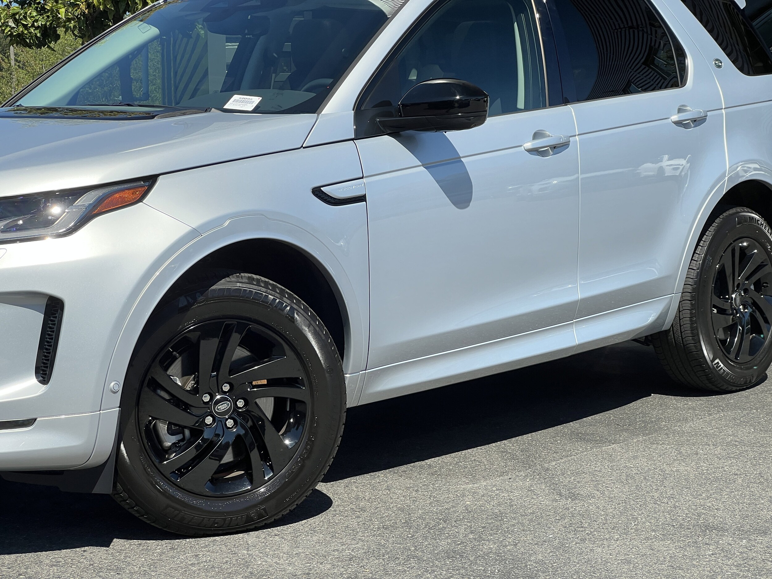 2025 Land Rover Discovery Sport S photo 2