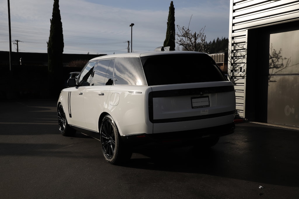 New 2026 Land Rover Range Rover SE Phev SUV