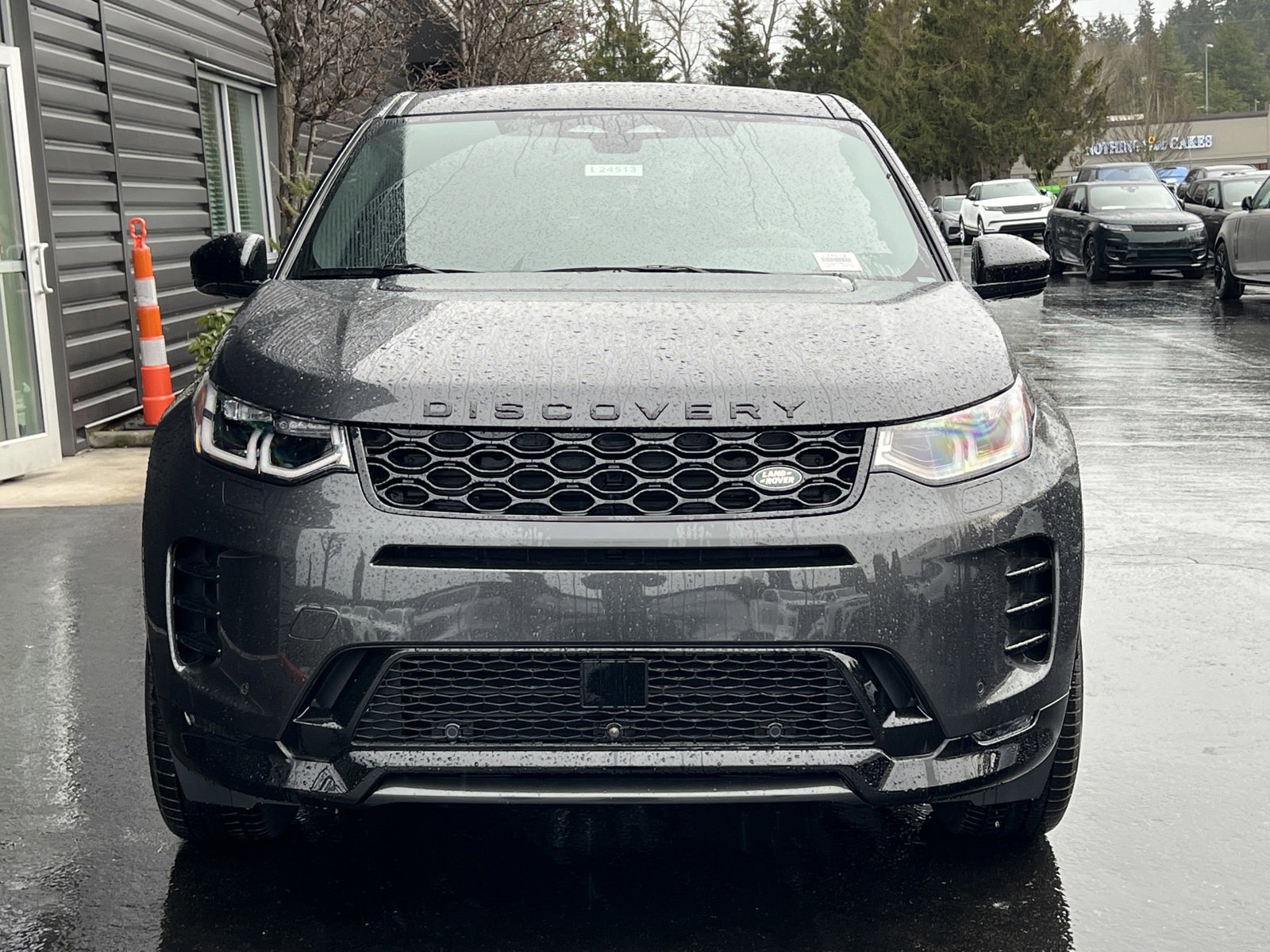 2025 Land Rover Discovery Sport Dynamic SE photo 3