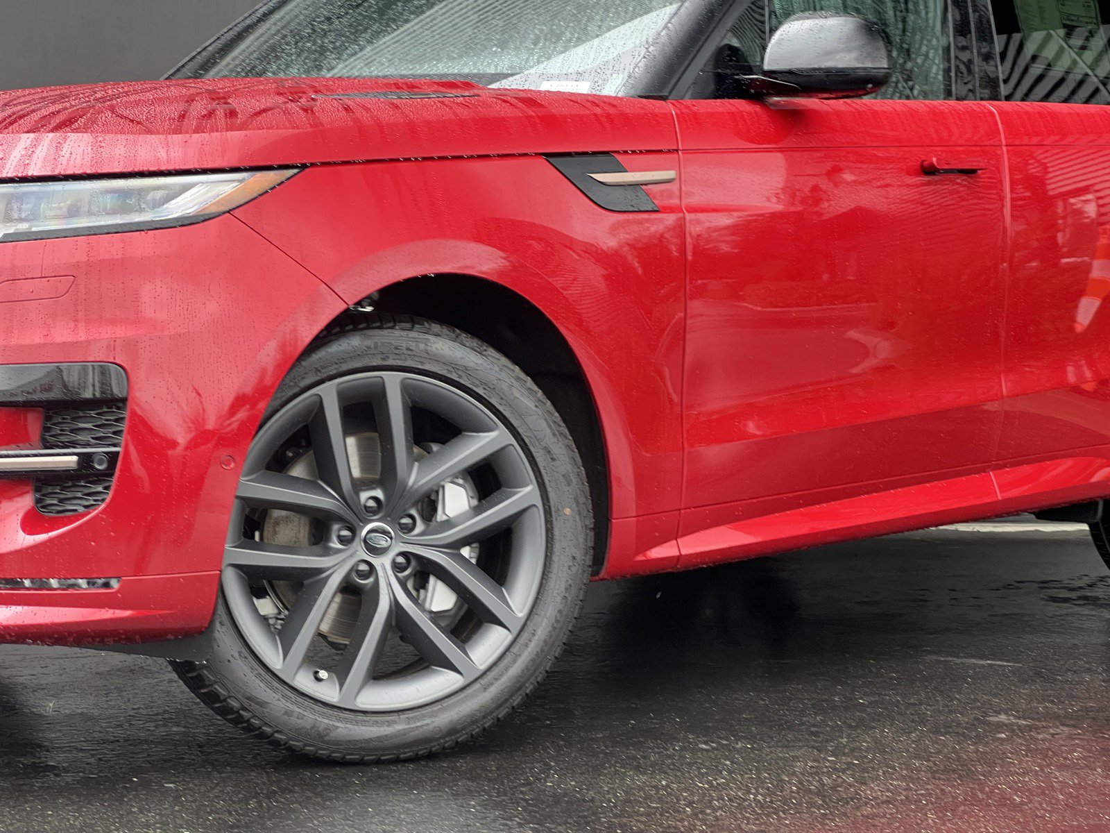 2025 Land Rover Range Rover Sport SE photo 2