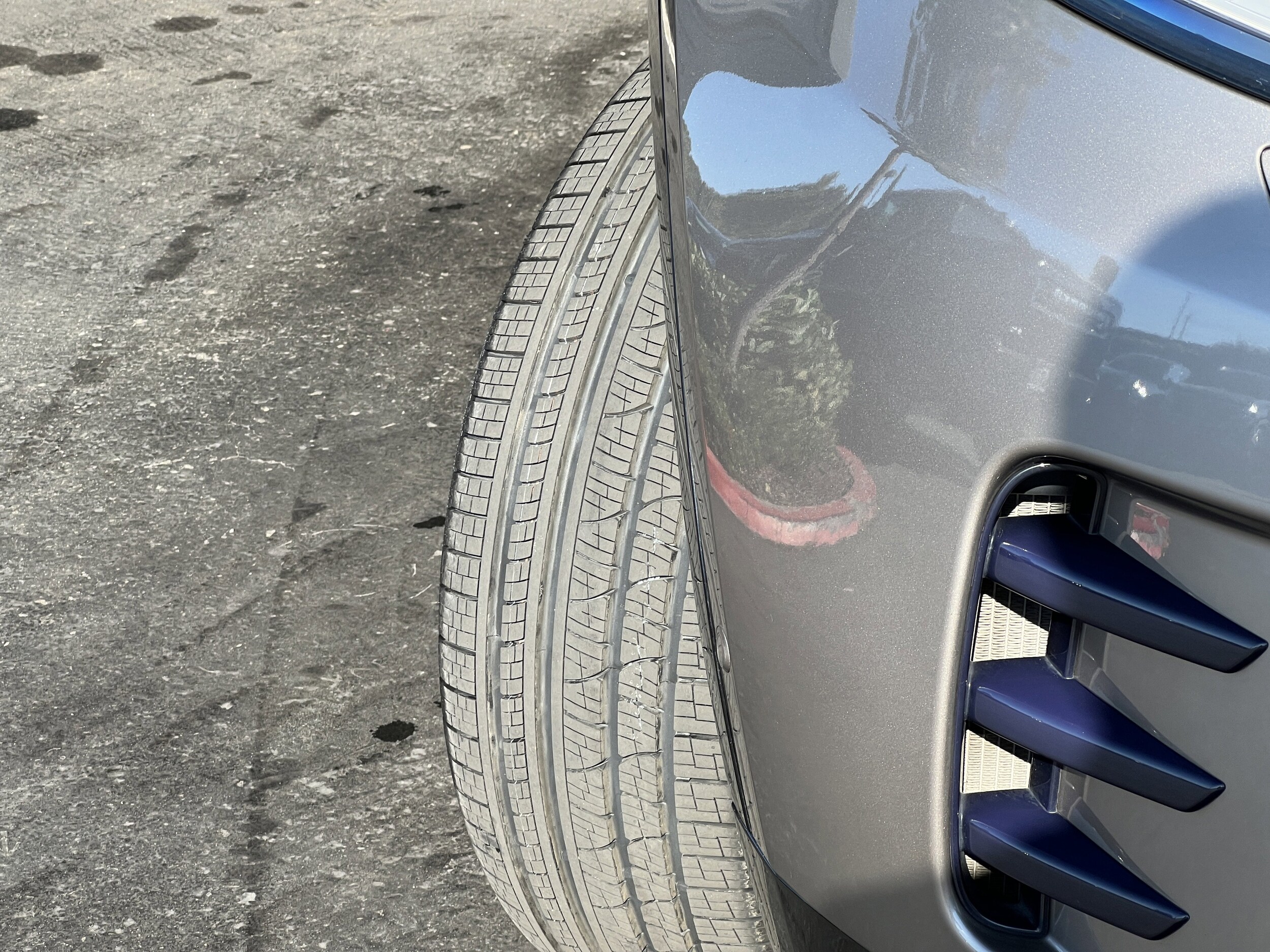 2021 Land Rover Discovery HSE R-Dynamic photo 3