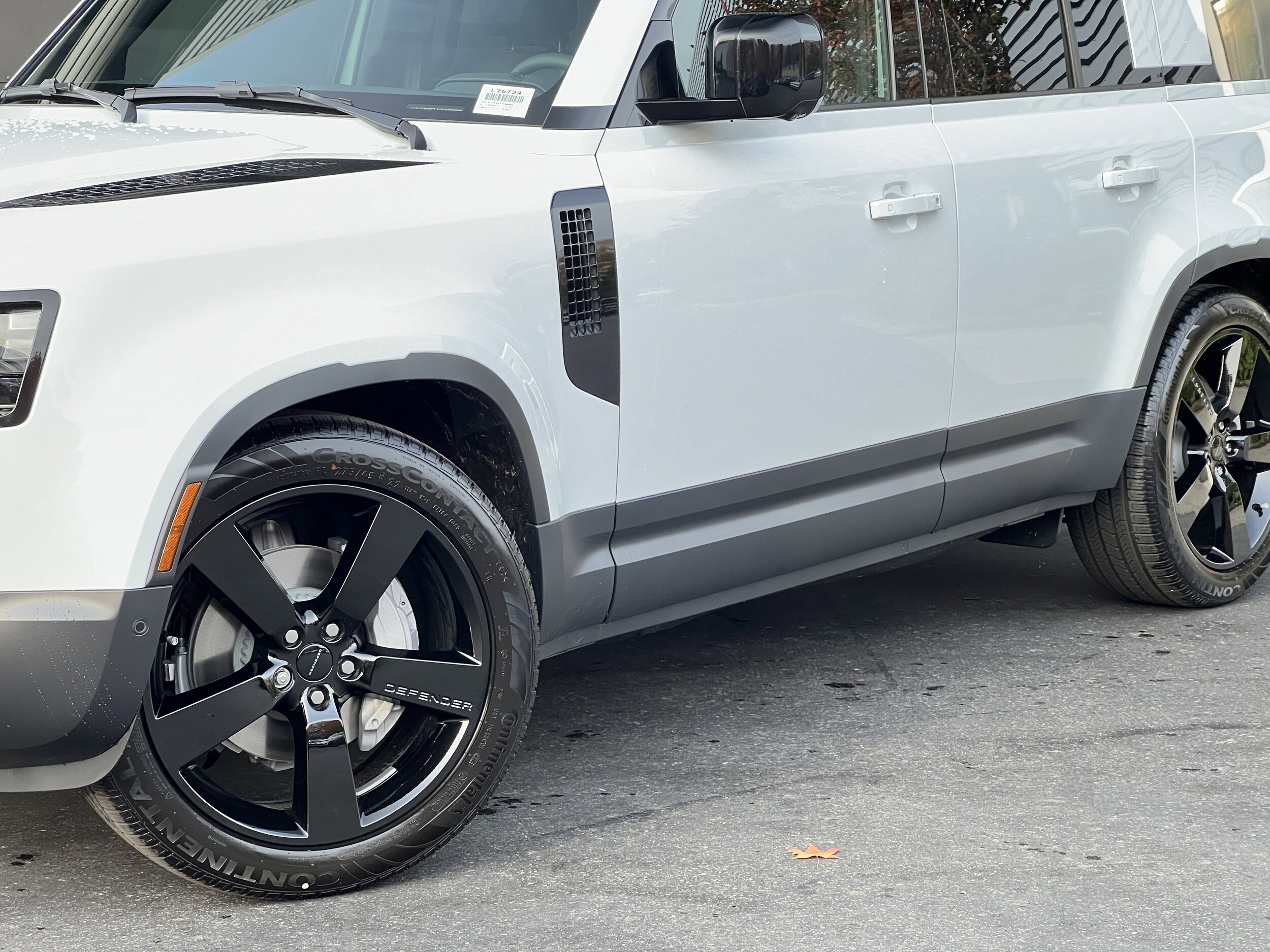 2026 Land Rover Defender 110 S photo 2