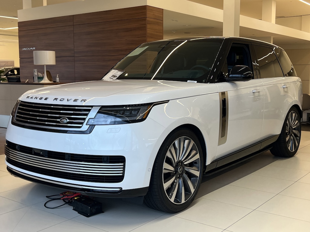 New 2025 Land Rover Range Rover SV Signature Suite SUV