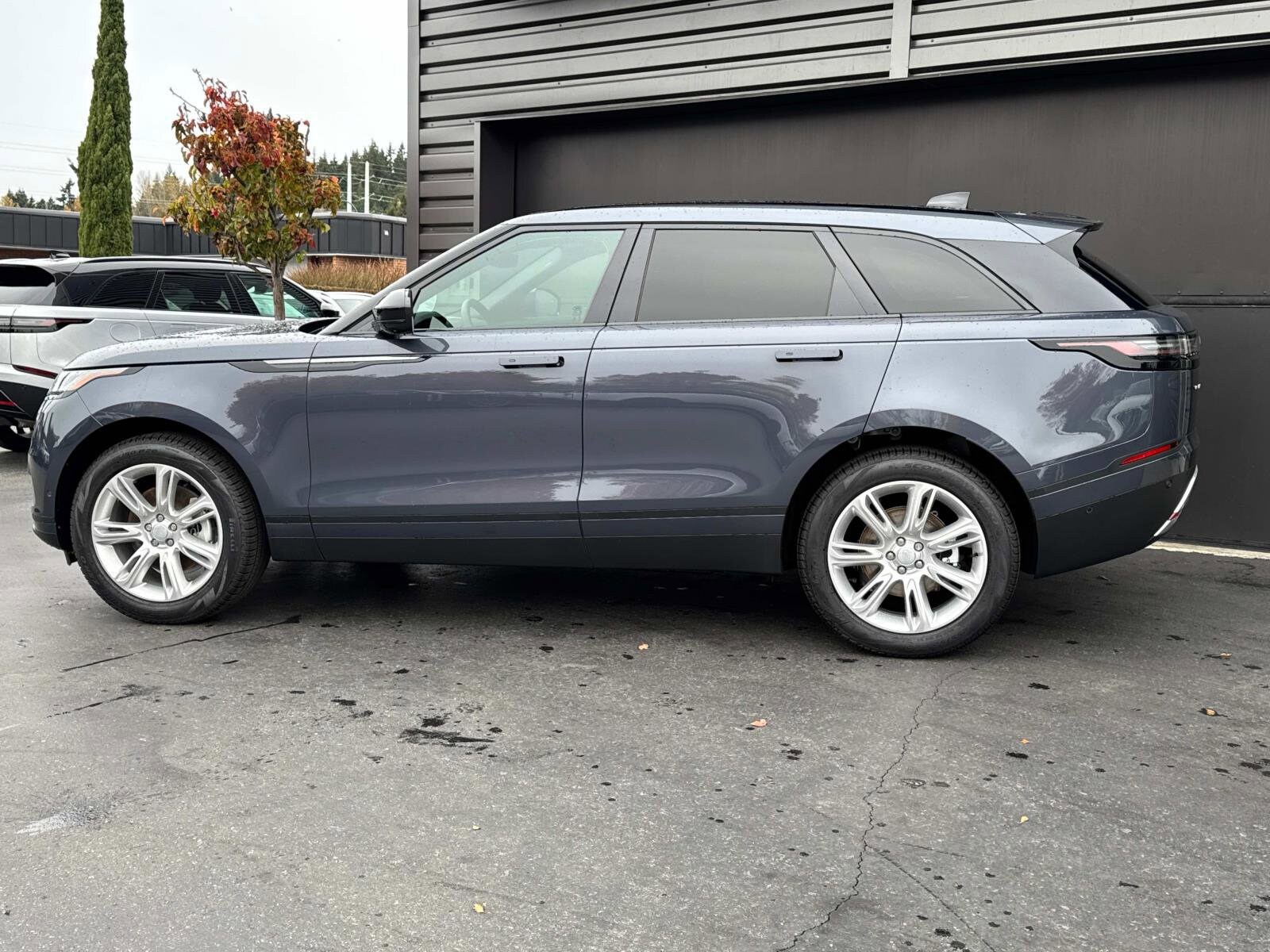 2025 Land Rover Range Rover Velar S photo 4