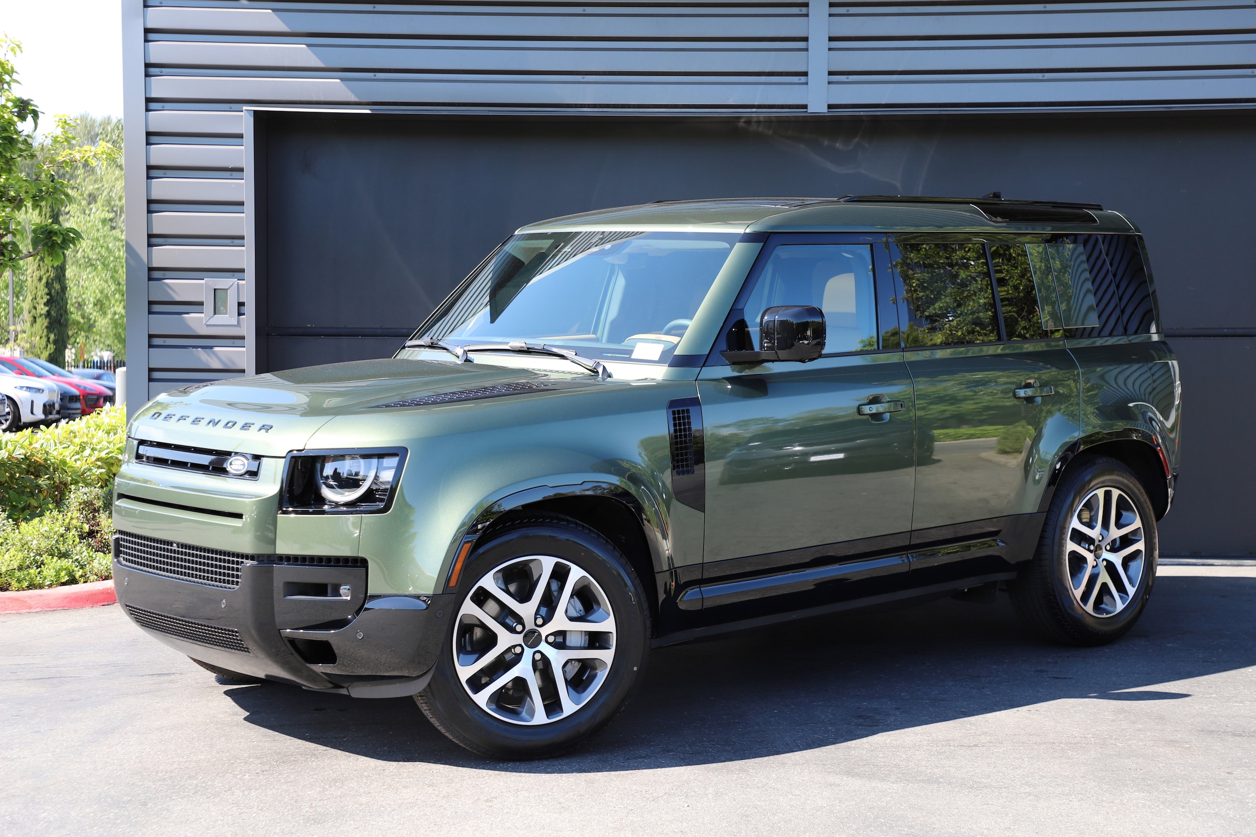 2026 Land Rover Defender 110 X-Dynamic SE P400's photo