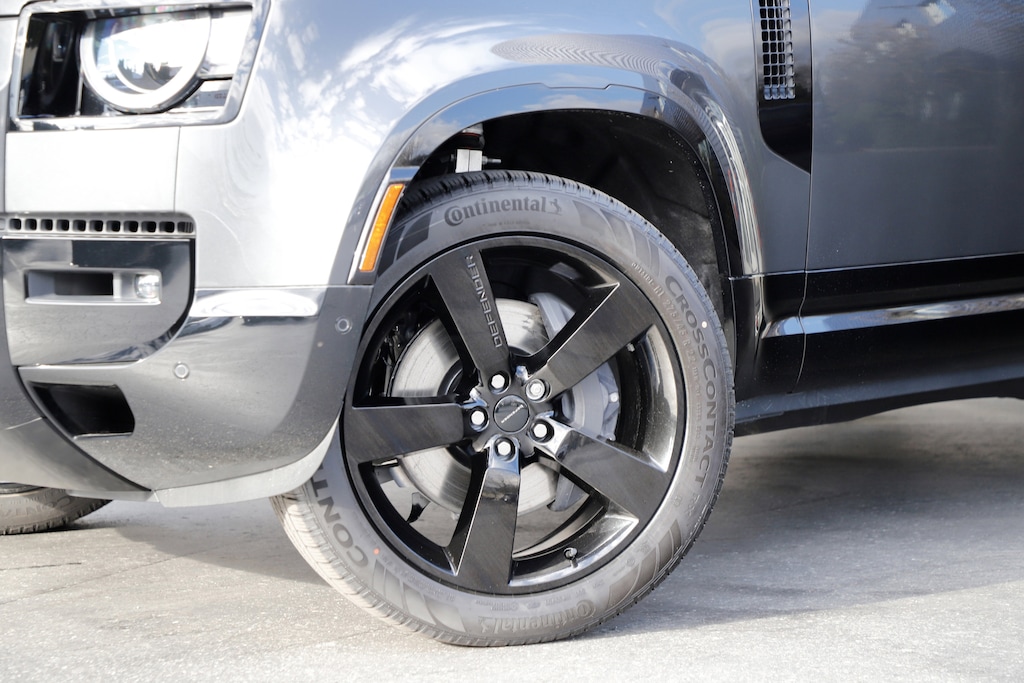 New 2026 Land Rover Defender 110 X-Dynamic SE SUV