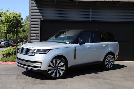 2025 Land Rover Range Rover P615 SV SUV