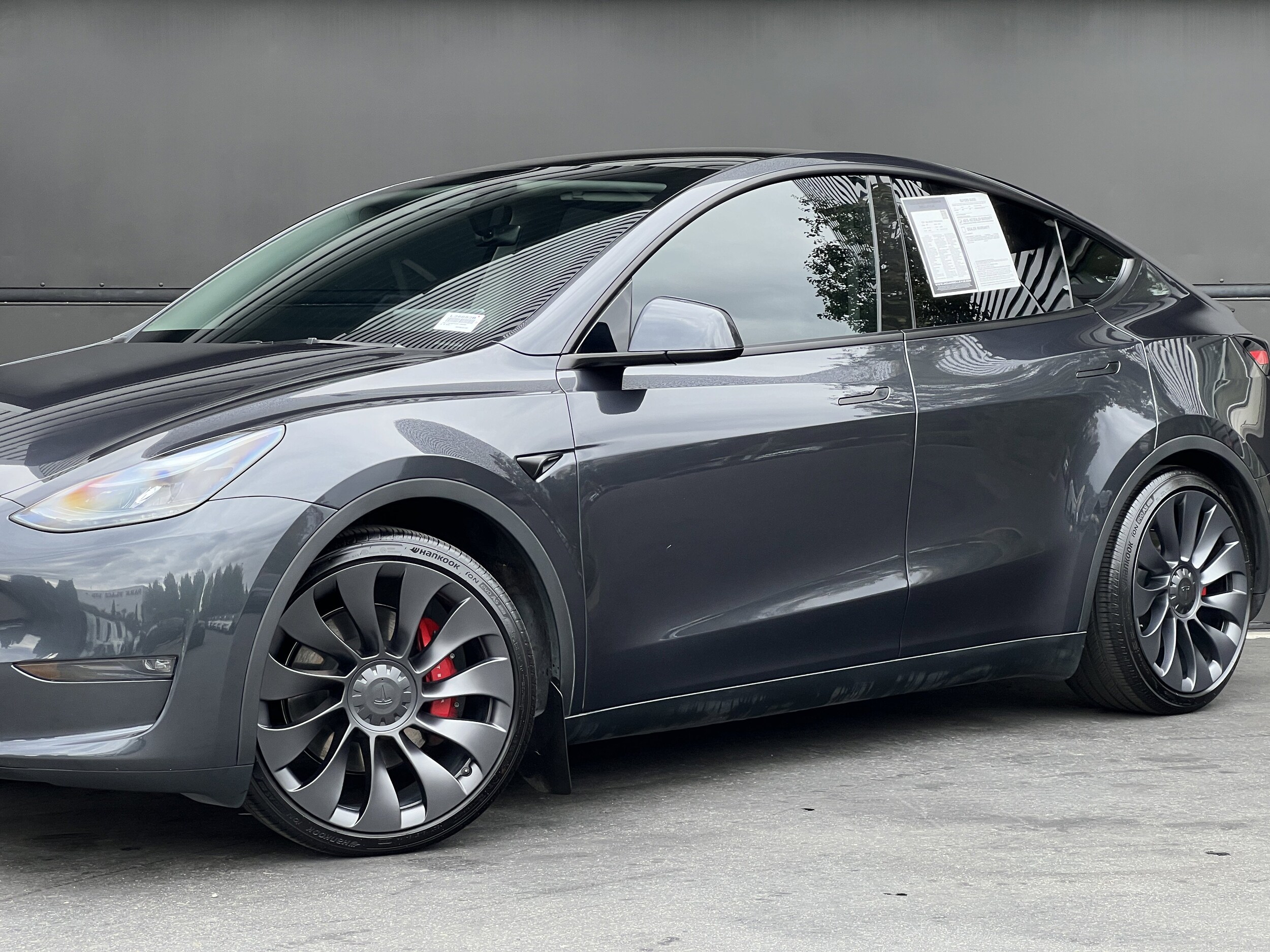 2024 Tesla Model Y Performance photo 2