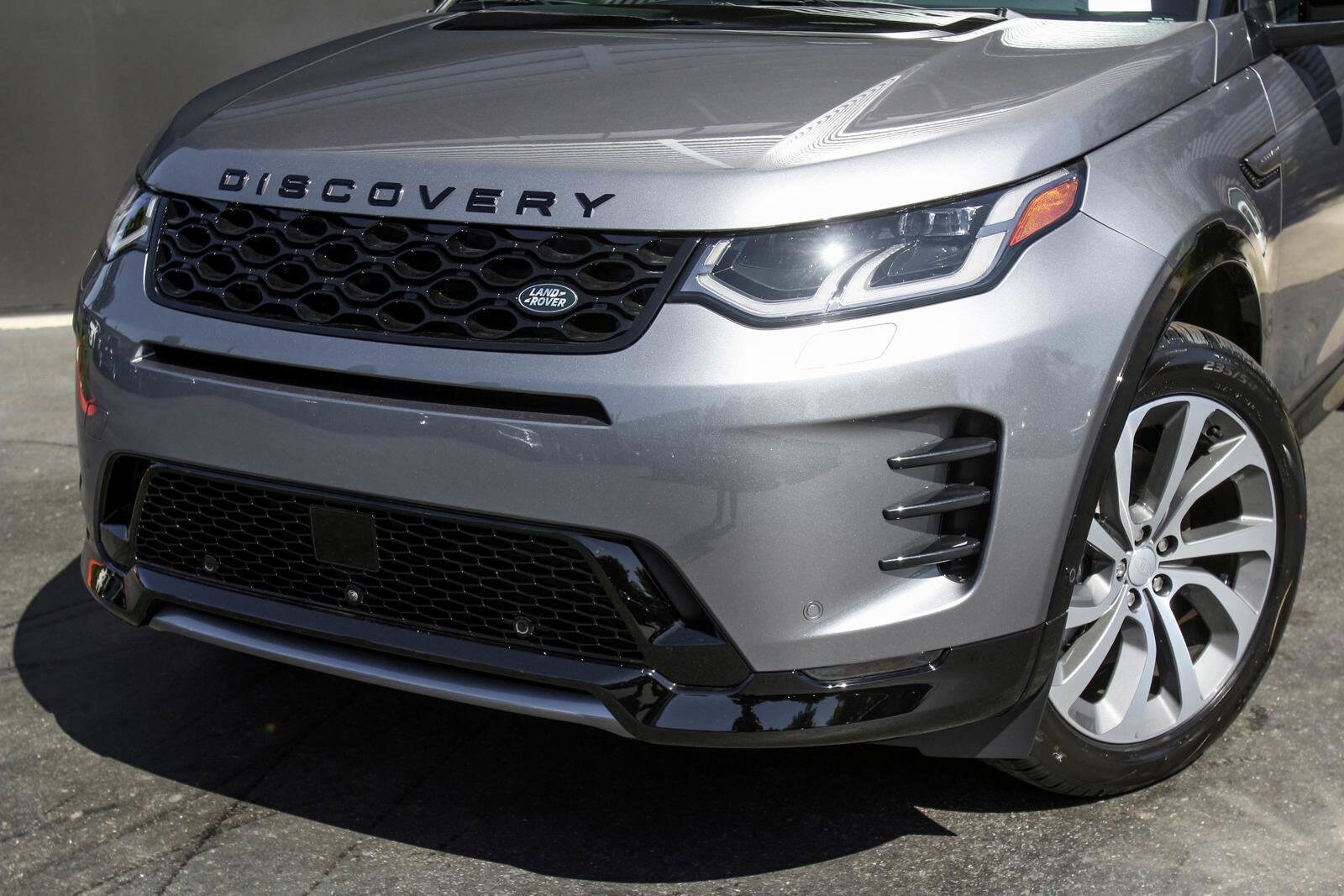 2024 Land Rover Discovery Sport Dynamic SE photo 2