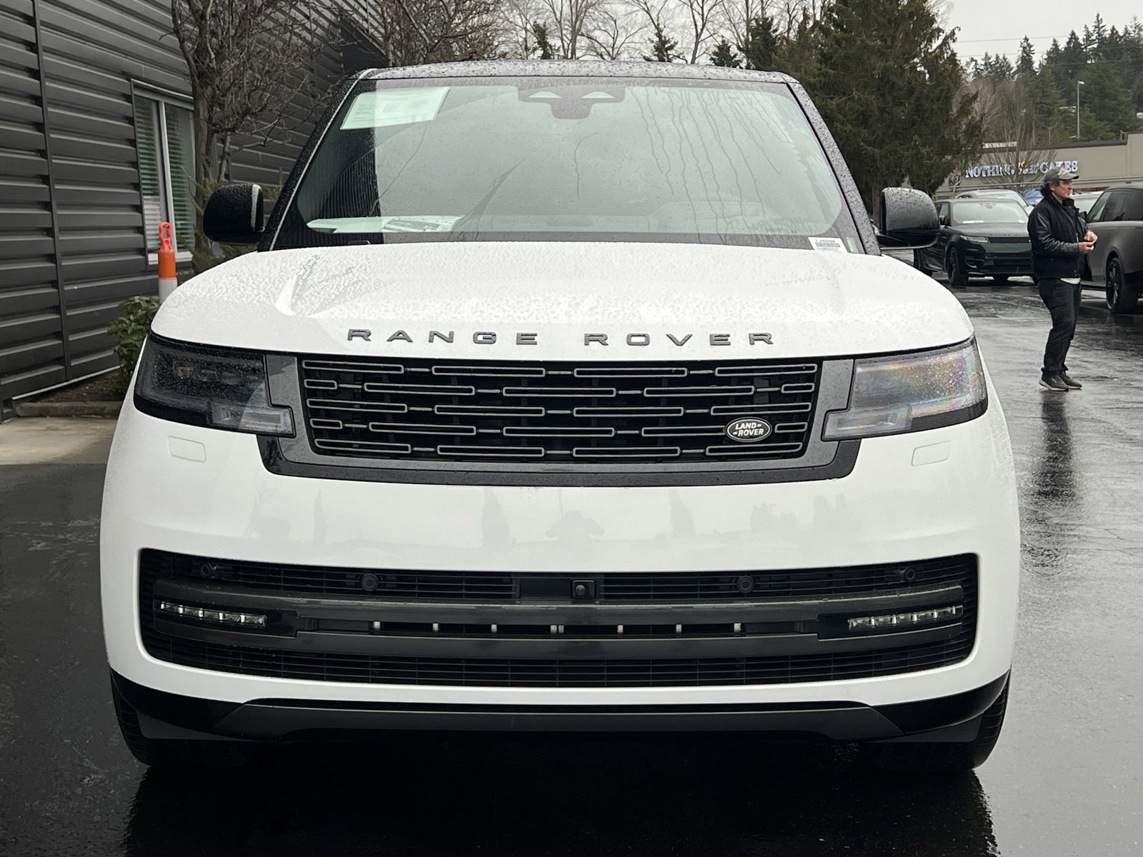 2025 Land Rover Range Rover SE photo 4