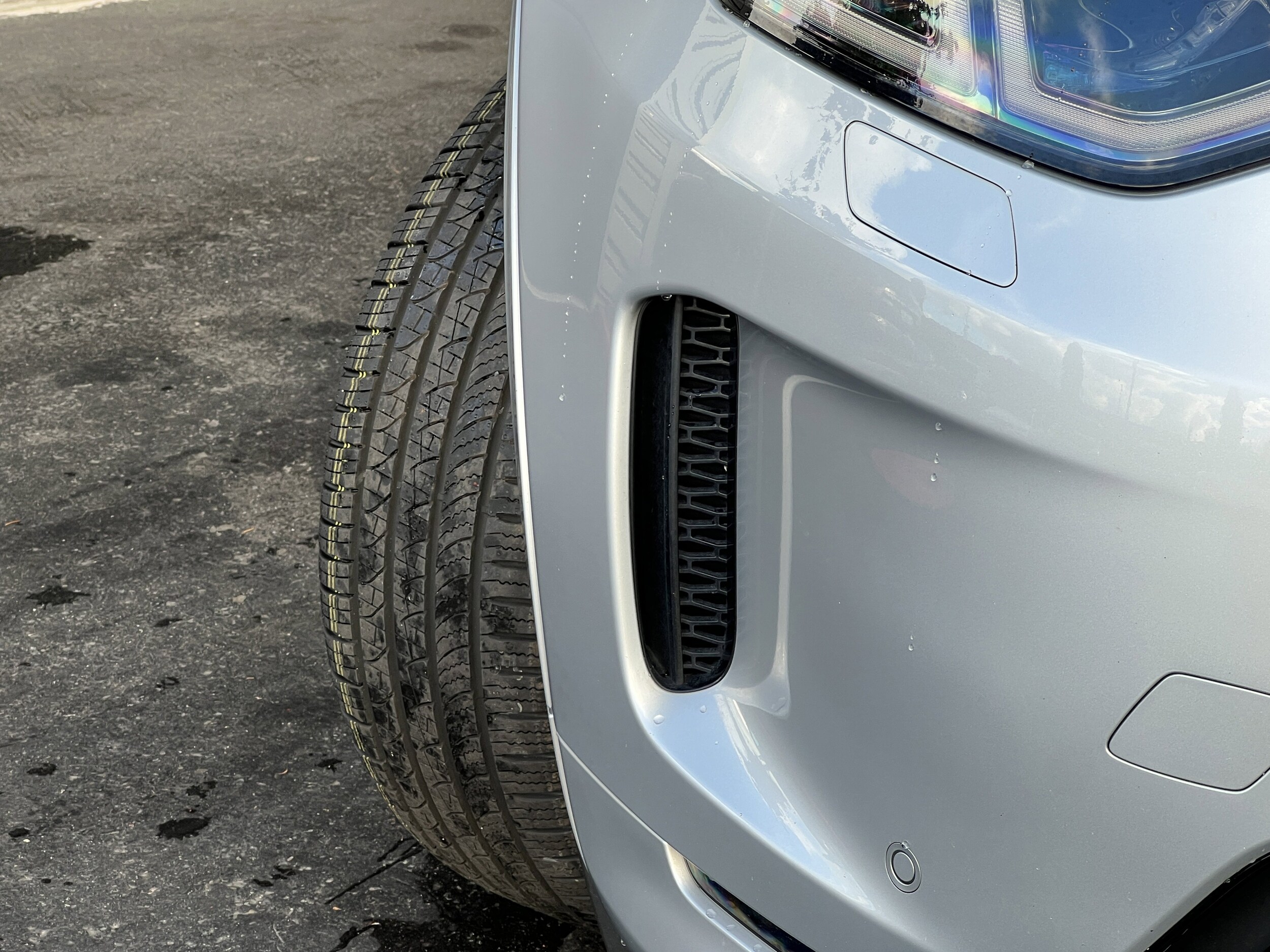 2023 Land Rover Discovery Sport SE R-Dynamic photo 3