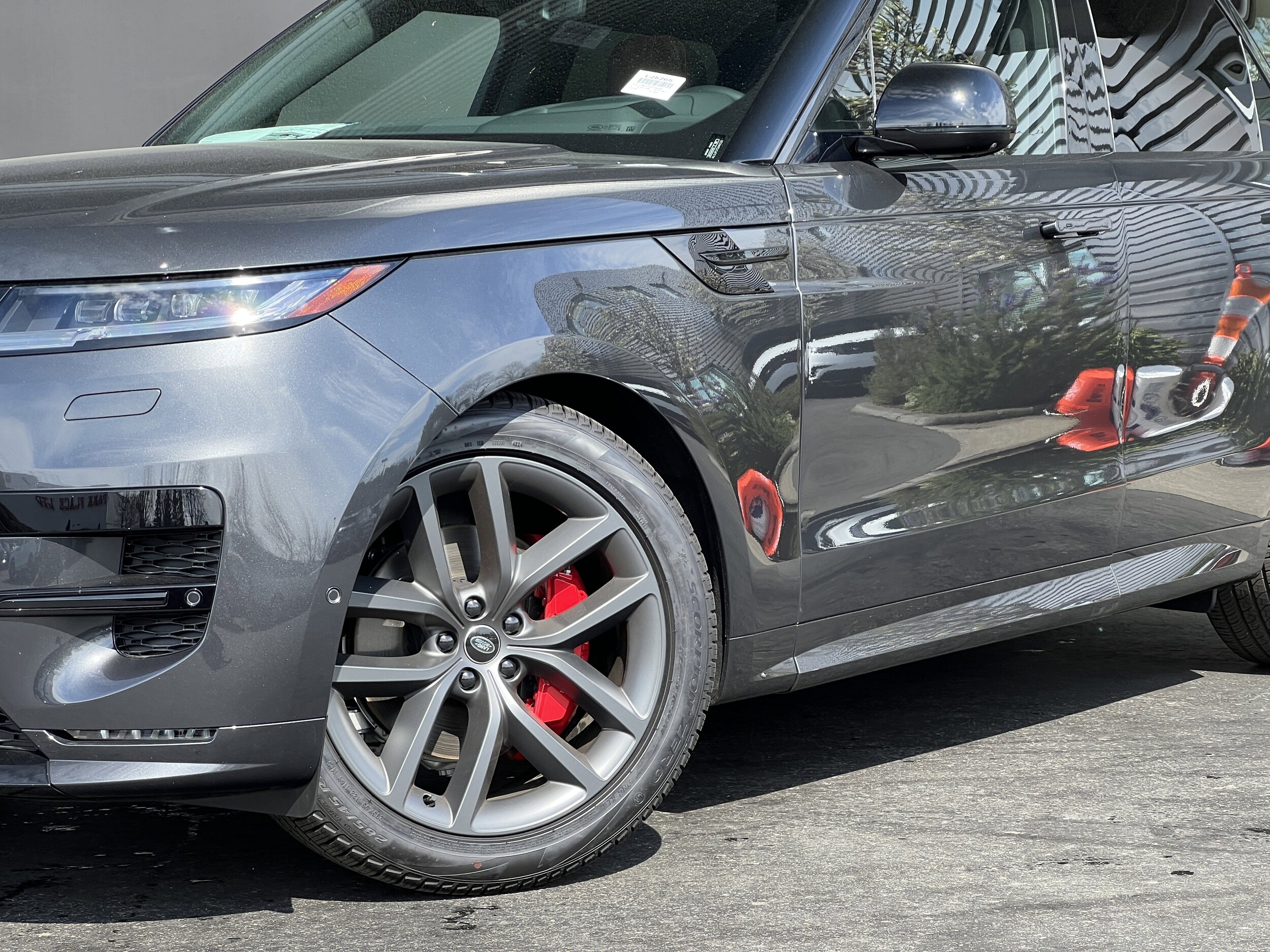 2025 Land Rover Range Rover Sport SE photo 2