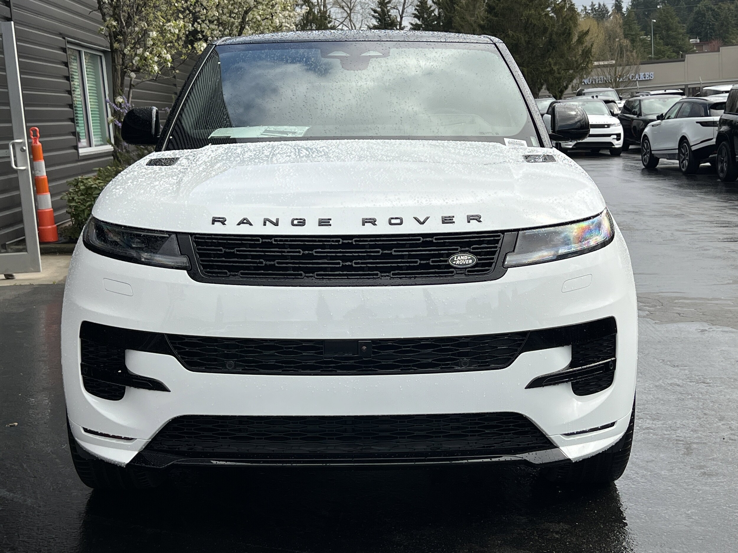 2025 Land Rover Range Rover Sport SE photo 4