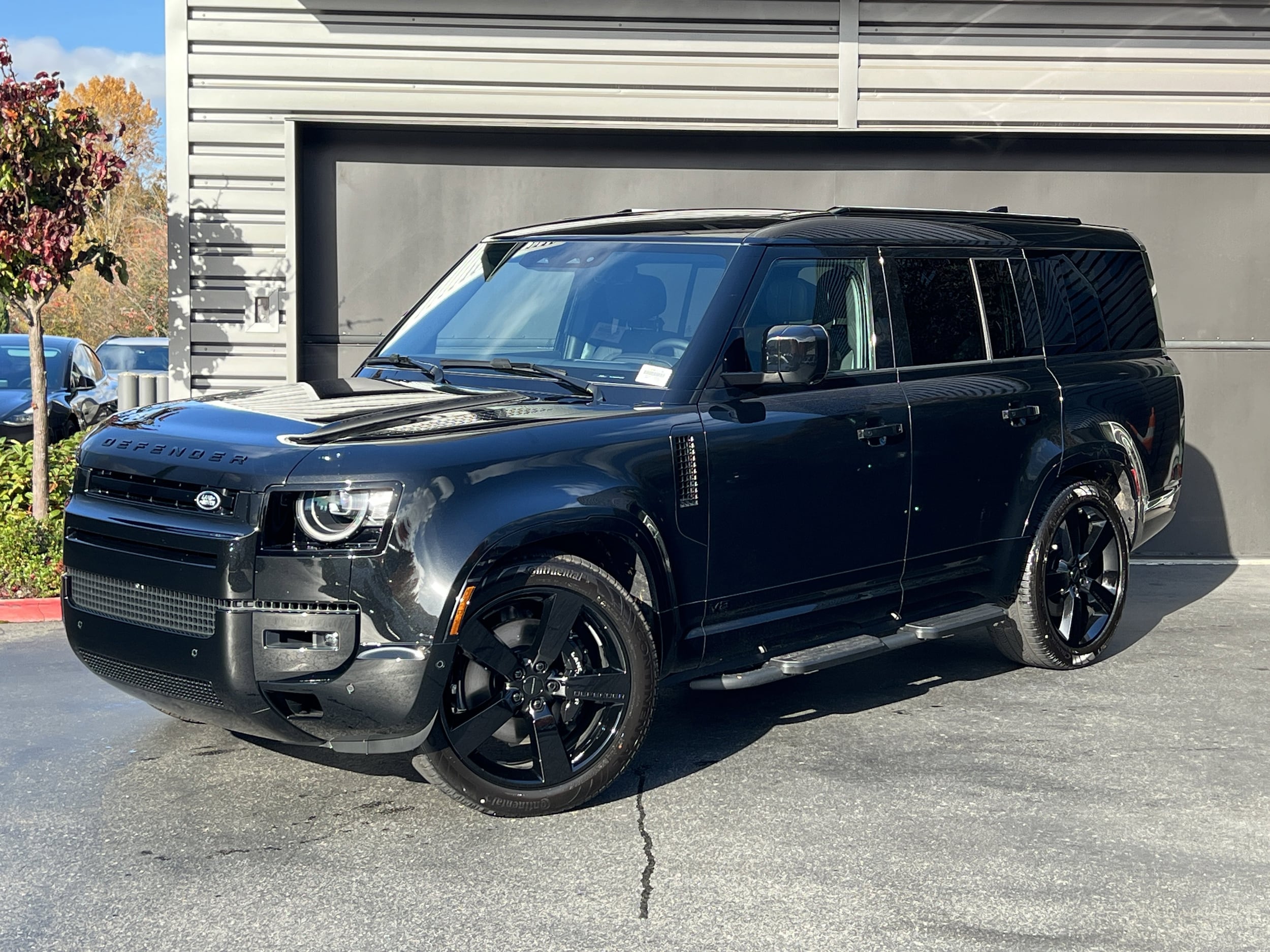 2026 Land Rover Defender V8's photo