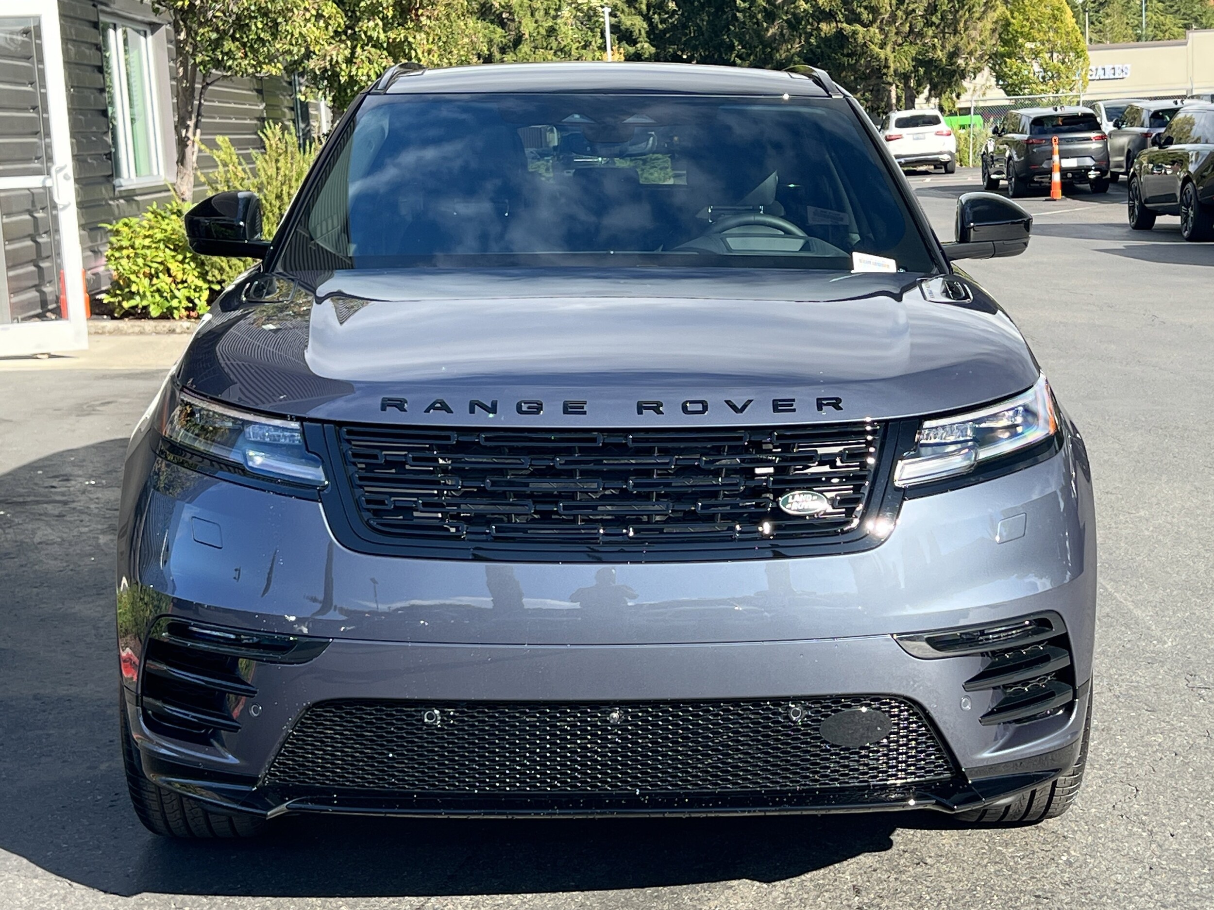 2026 Land Rover Range Rover Velar P250 Dynamic SE photo 2
