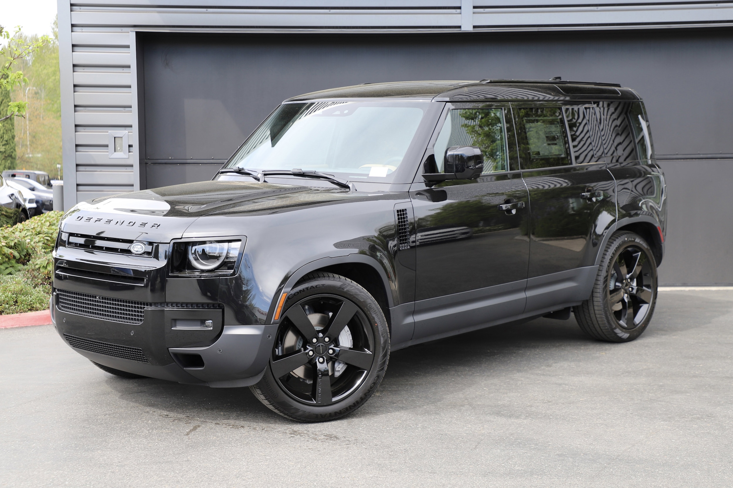 2026 Land Rover Defender 110 S P300's photo