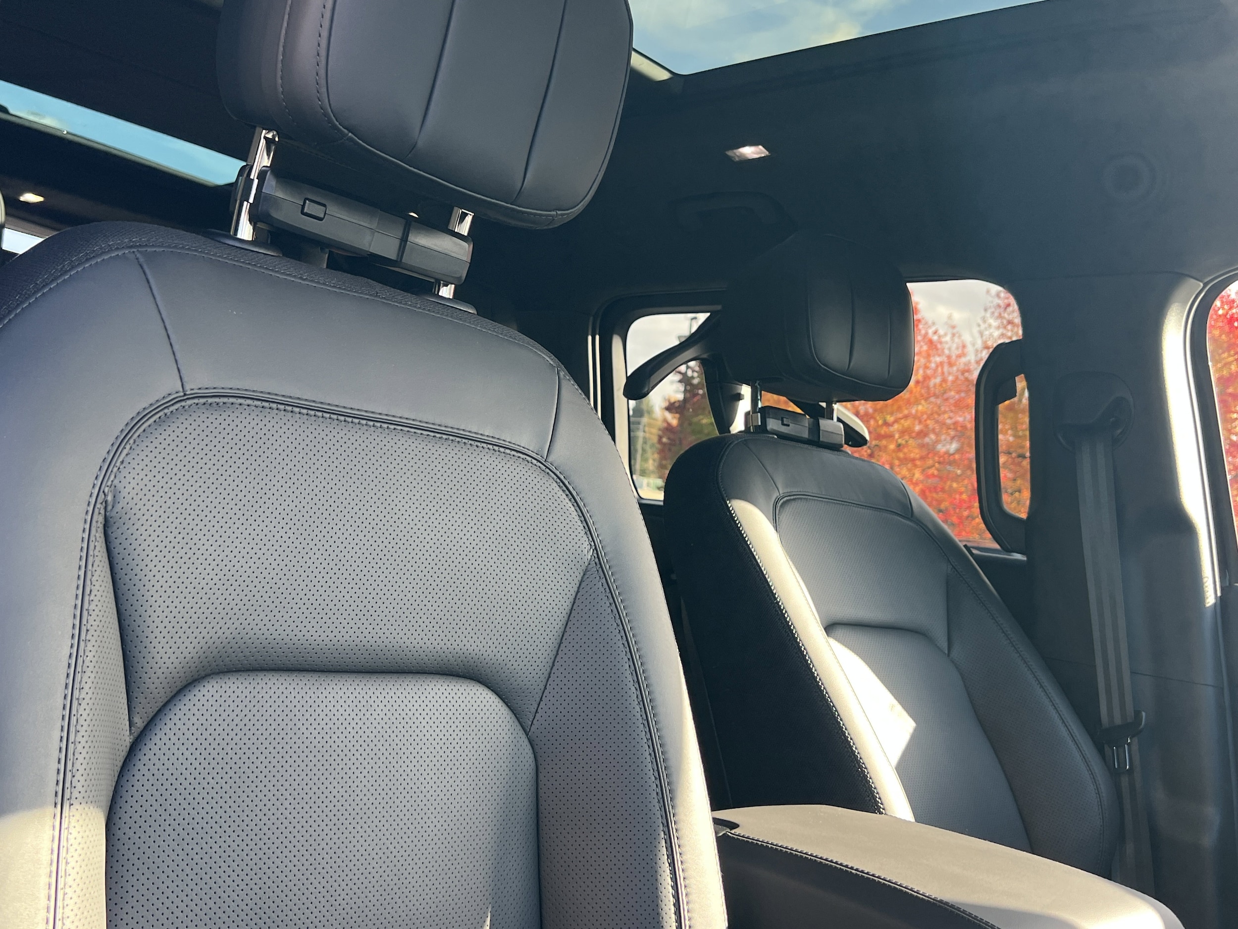 2026 Land Rover Defender V8 - Photo 15