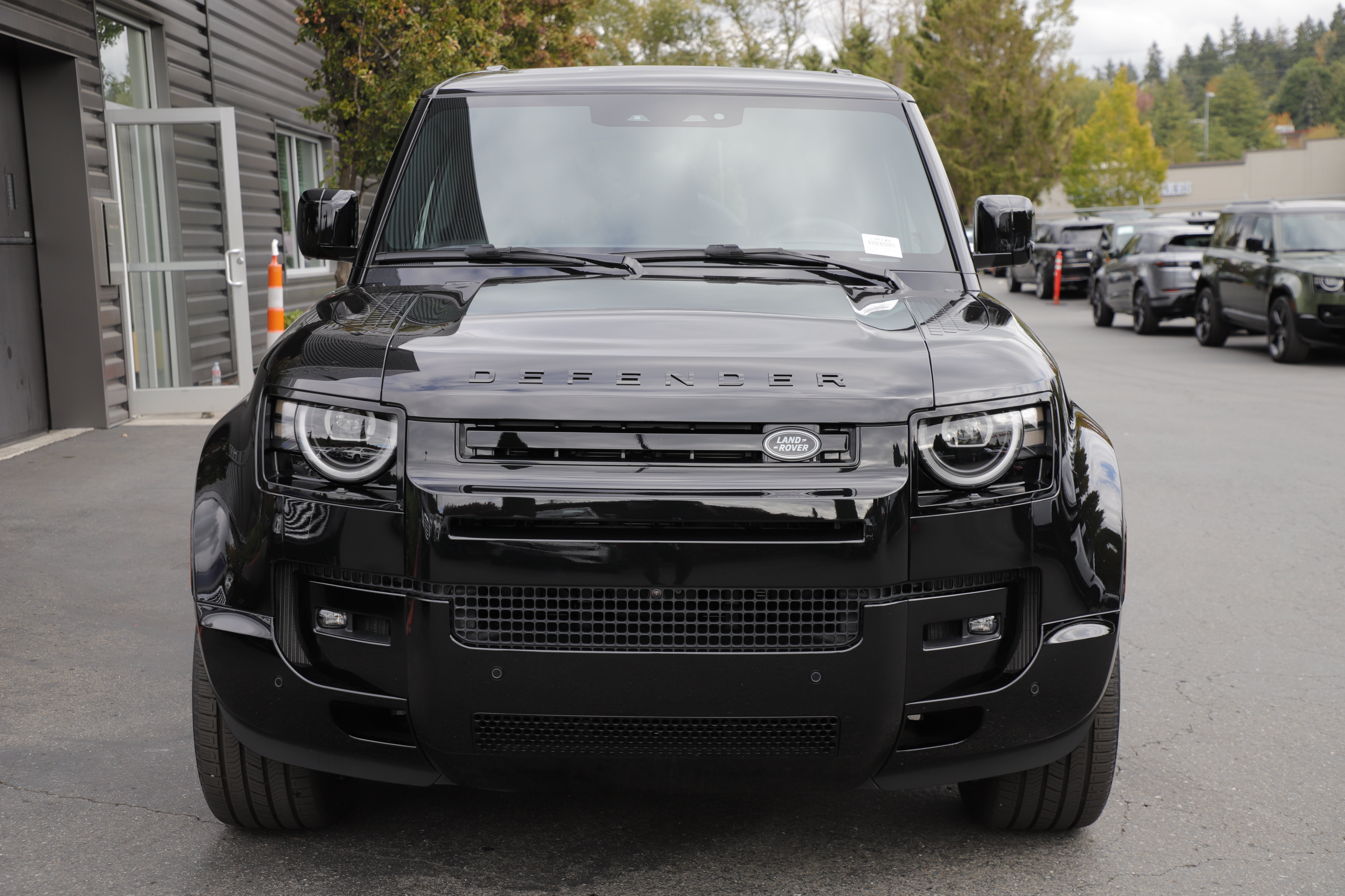 New 2026 Land Rover Defender 110 P400 X-Dynamic SE SUV