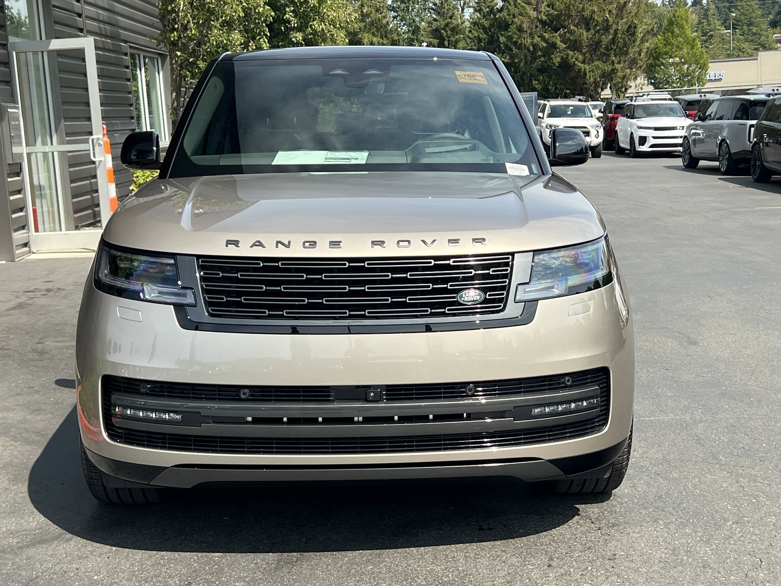 2025 Land Rover Range Rover Autobiography photo 4