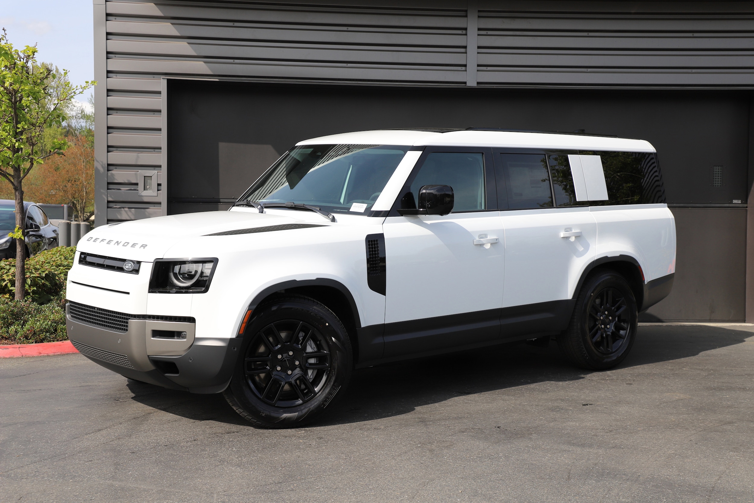 2026 Land Rover Defender 130 S P300's photo