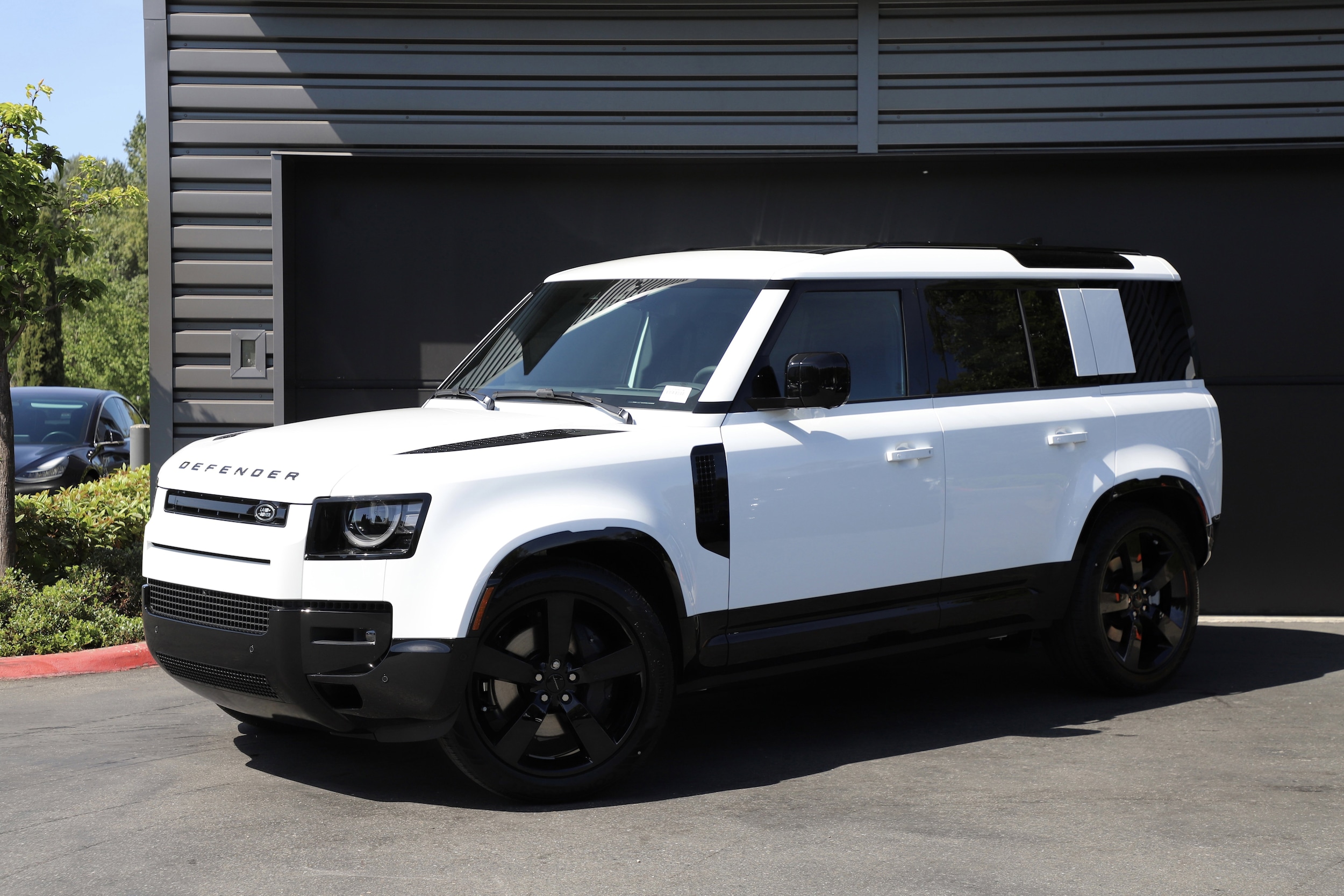 2026 Land Rover Defender 110 X-Dynamic SE P400's photo