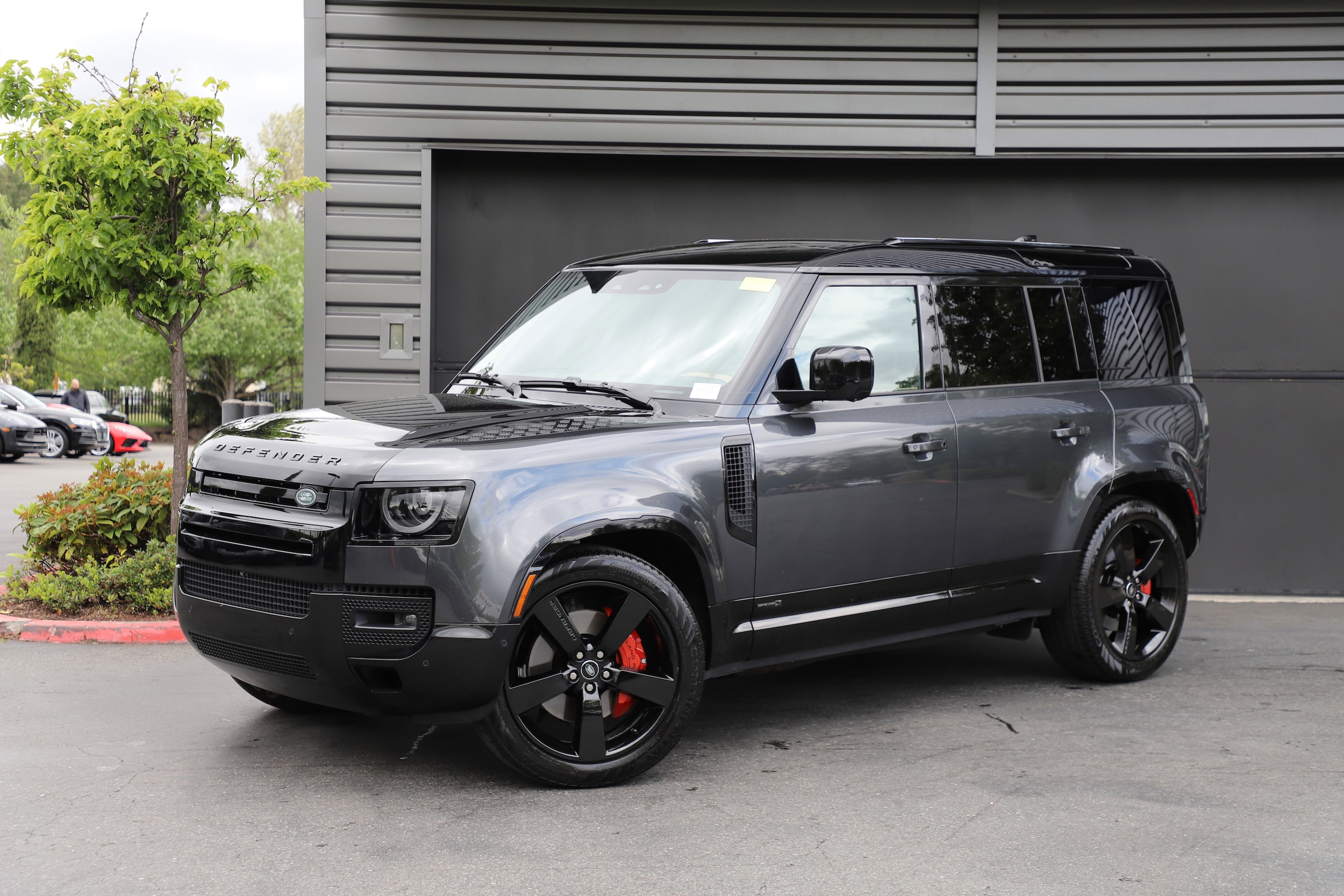 2025 Land Rover Defender 110 X P400's photo