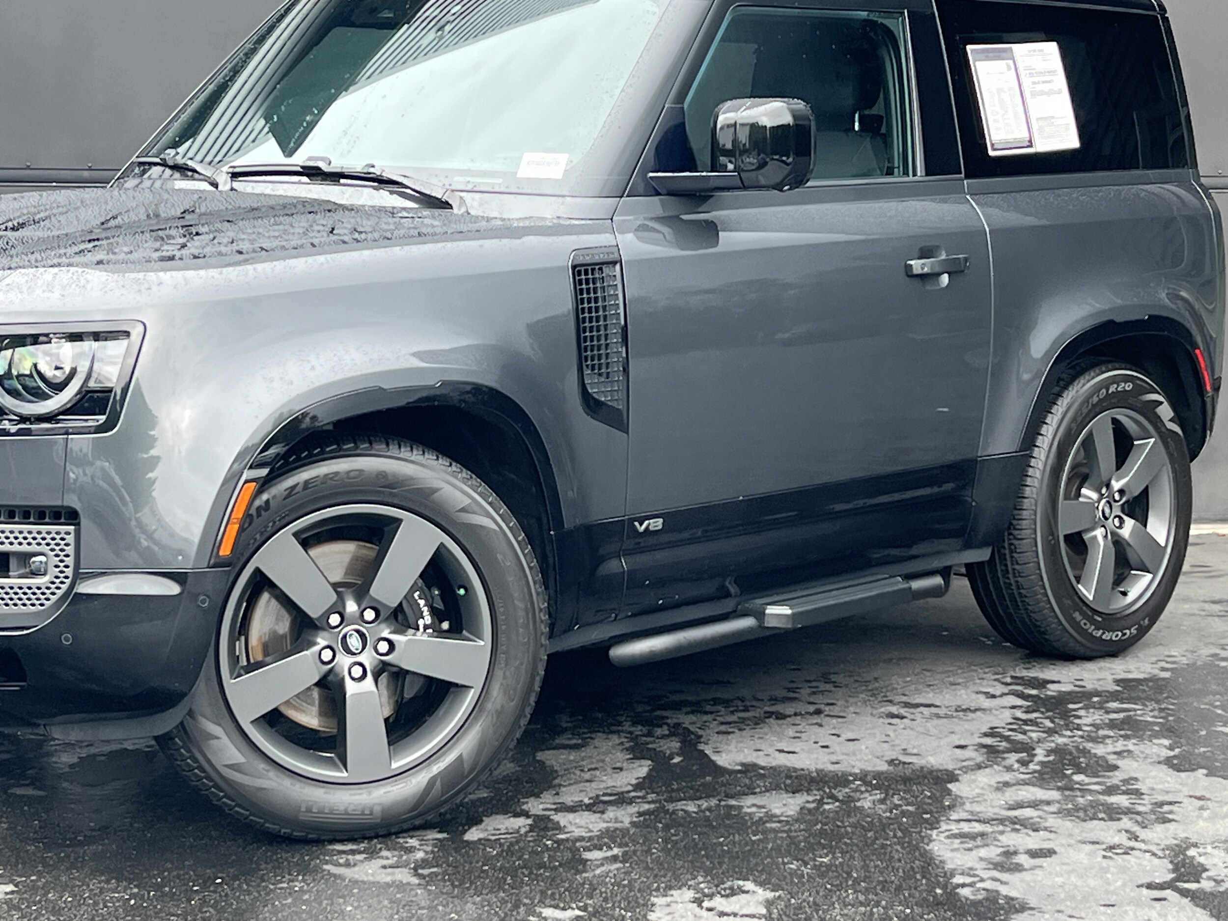 2023 Land Rover Defender 90 V8 photo 2