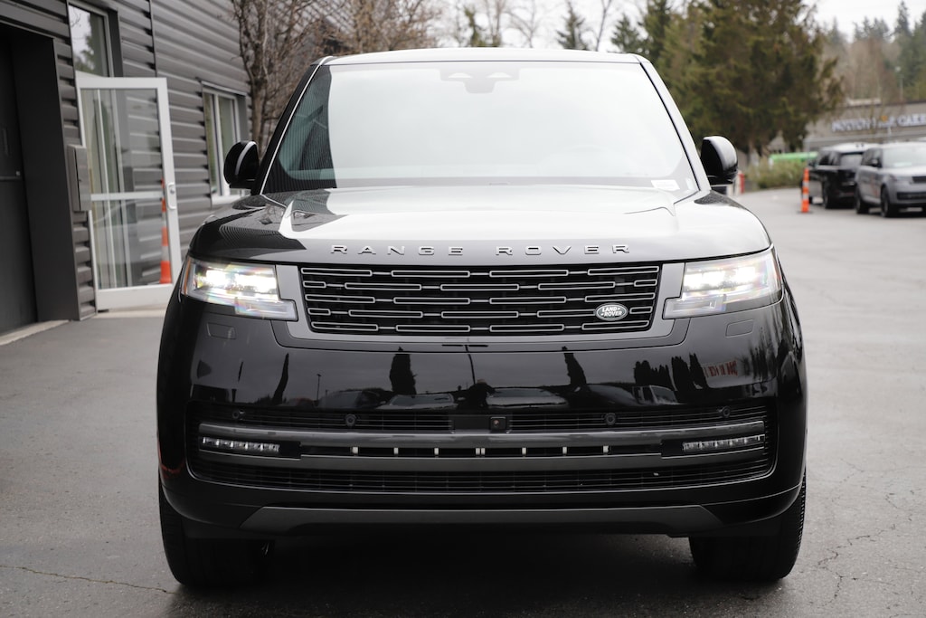 New 2026 Land Rover Range Rover SE SUV