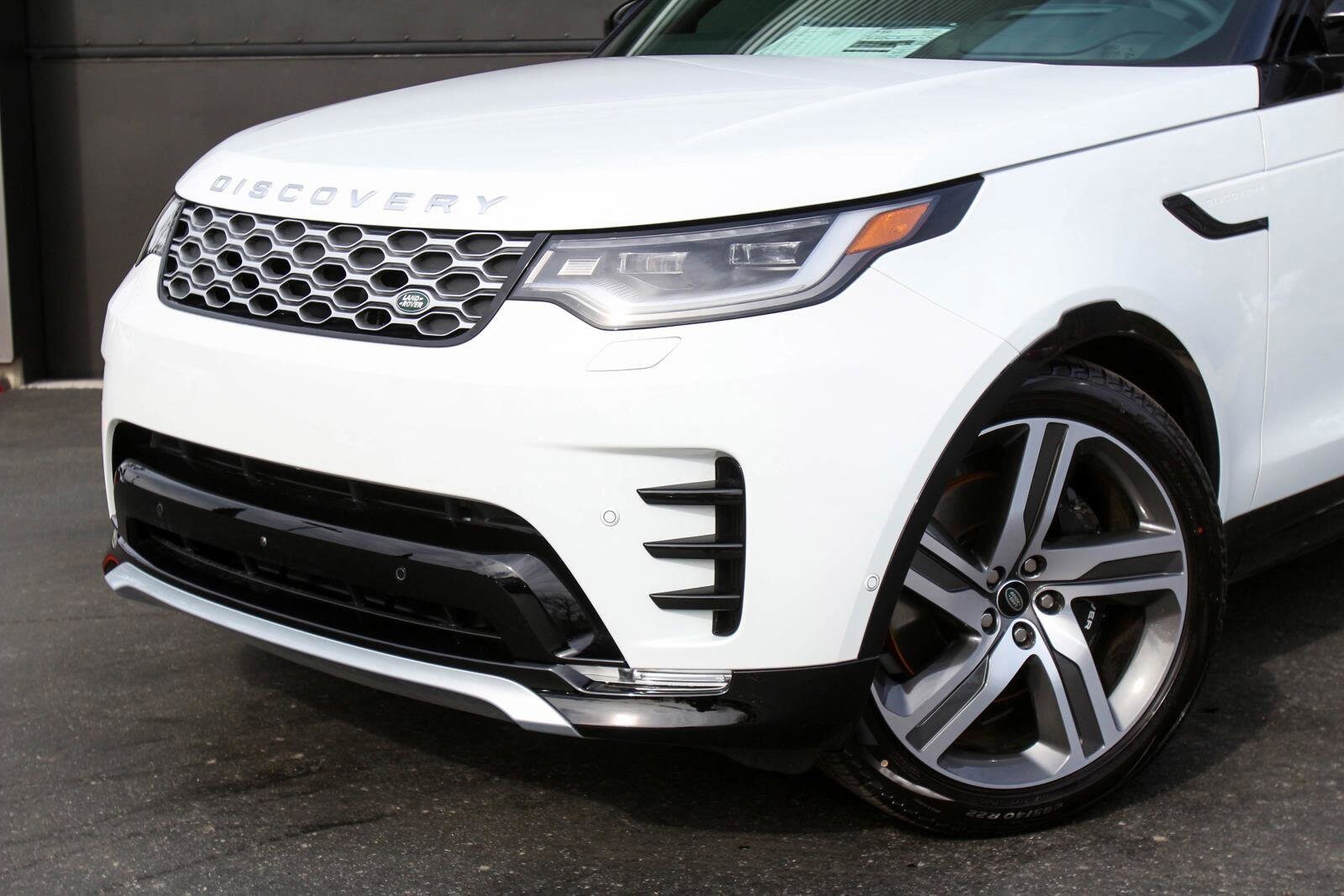 2024 Land Rover Discovery Metropolitan Edition photo 2
