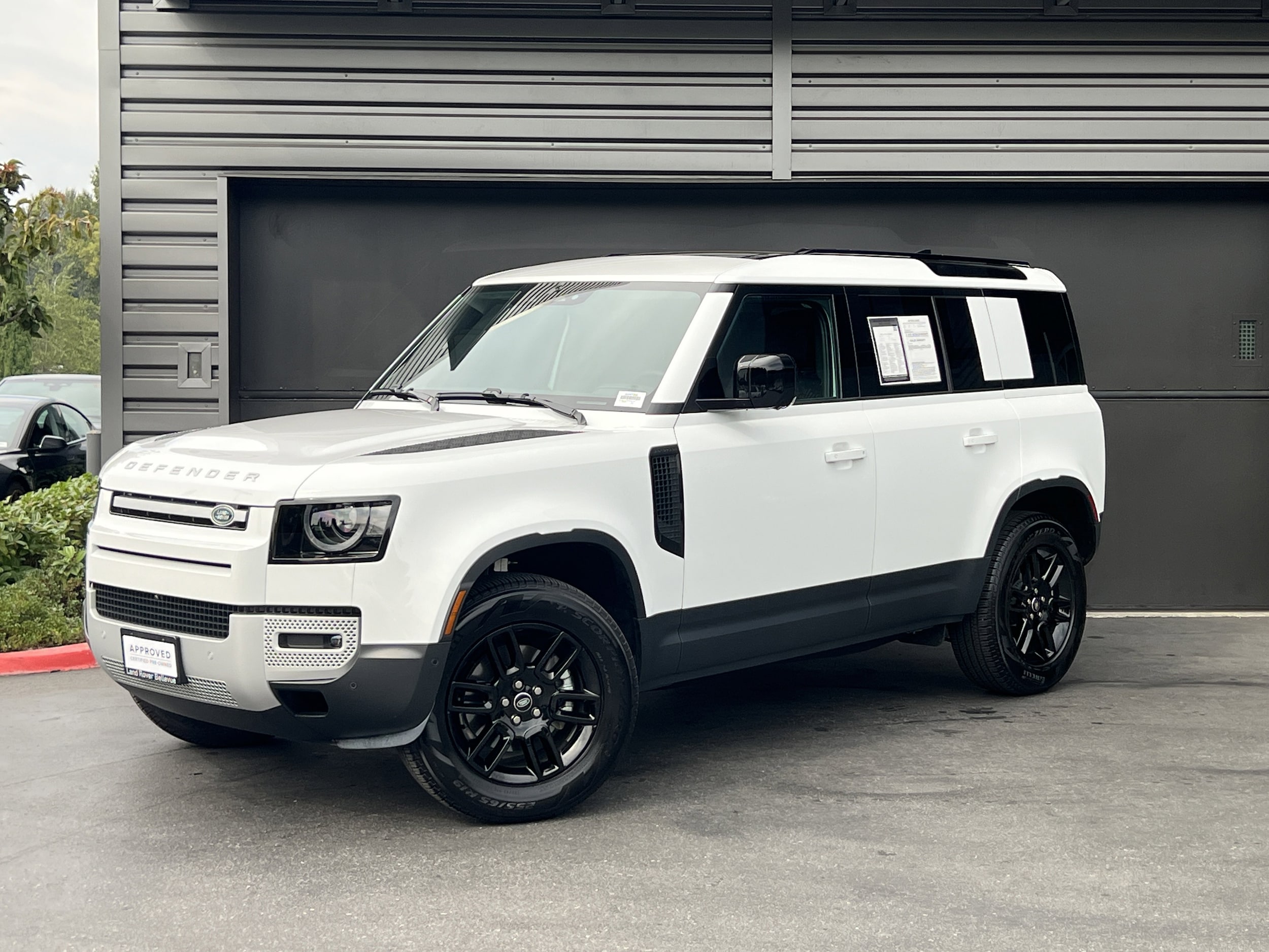 2025 Land Rover Defender 110 S