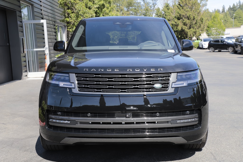 New 2026 Land Rover Range Rover SE LWB 7-Seats / V8 SUV