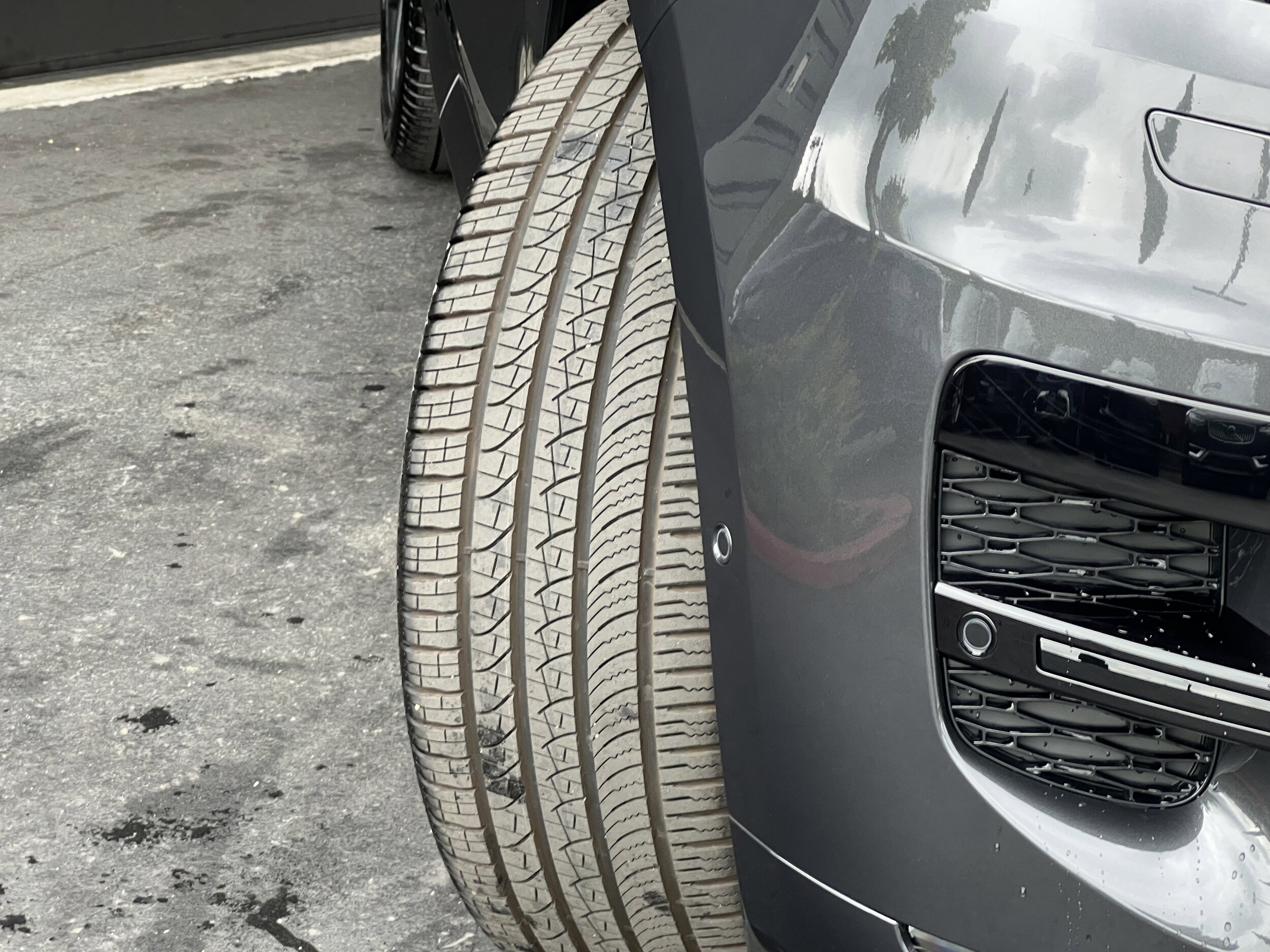 2025 Land Rover Range Rover Sport SE photo 3