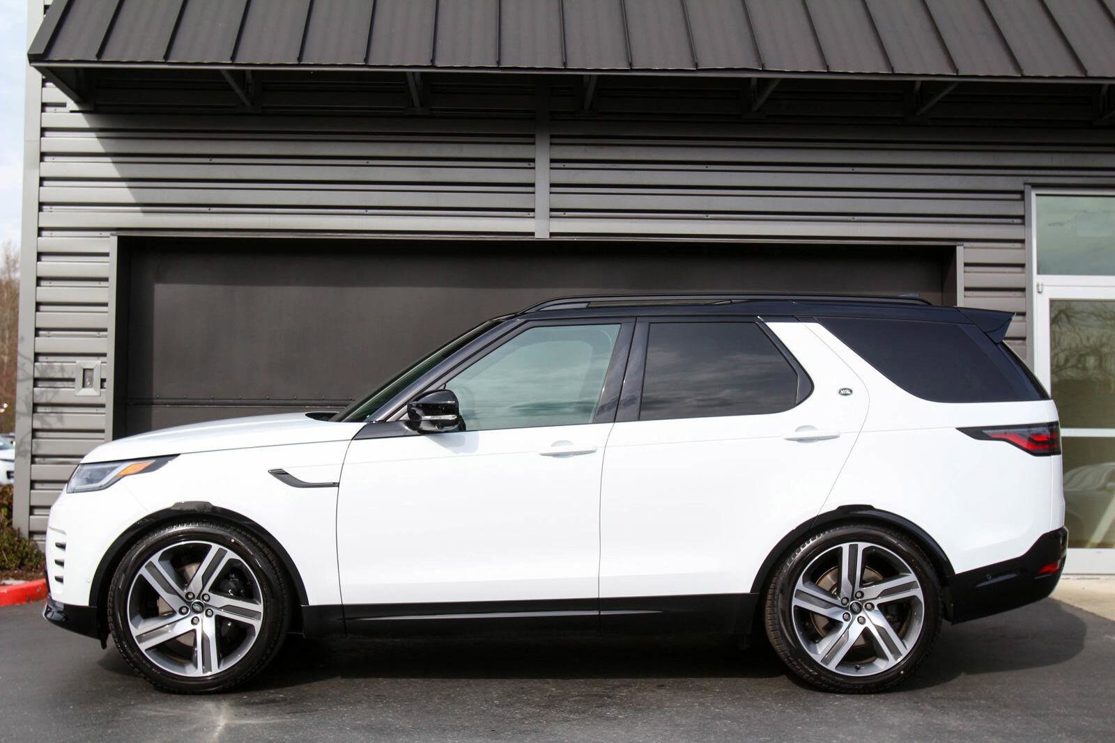 2024 Land Rover Discovery Metropolitan Edition photo 4
