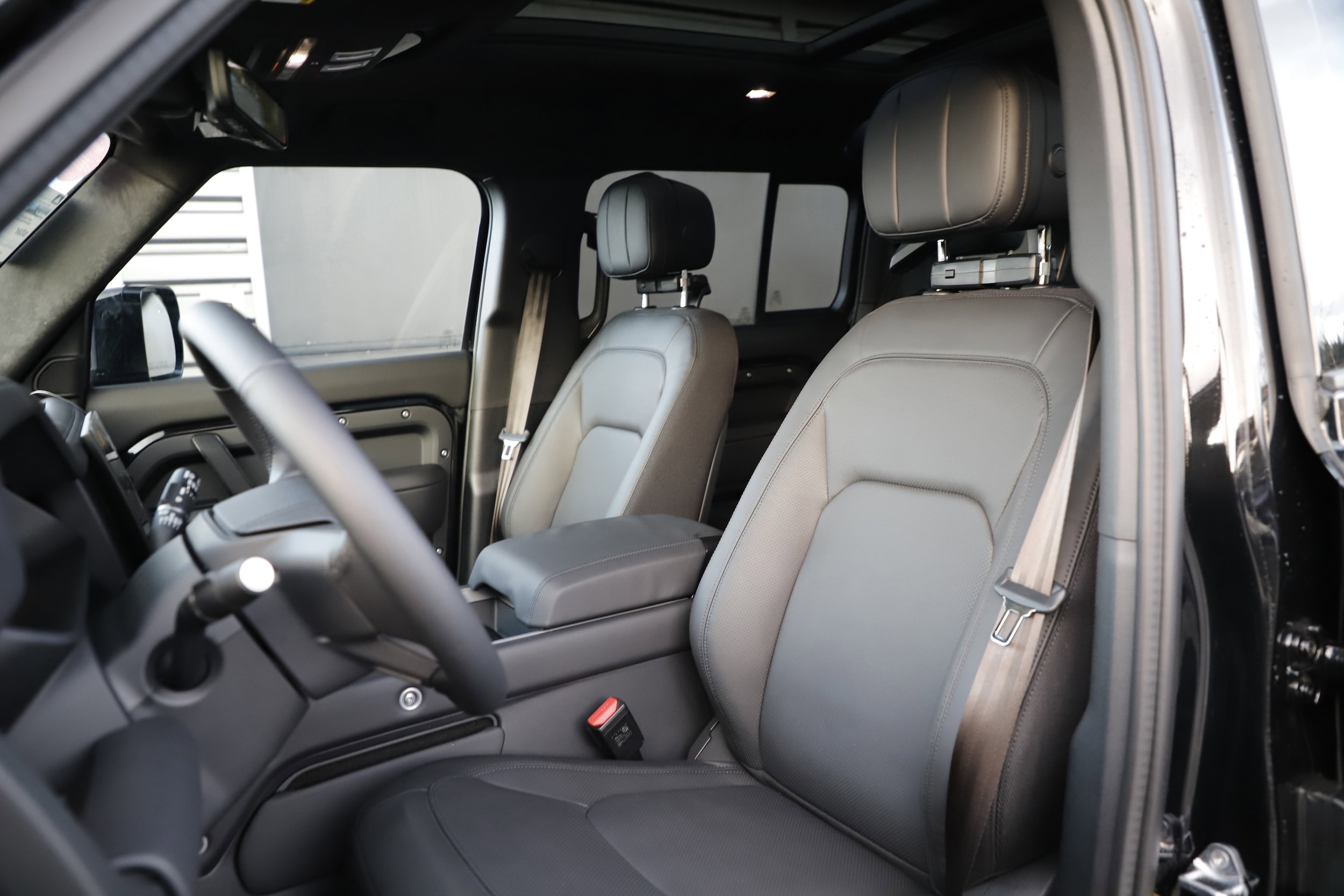 2025 Land Rover Defender X - Photo 19