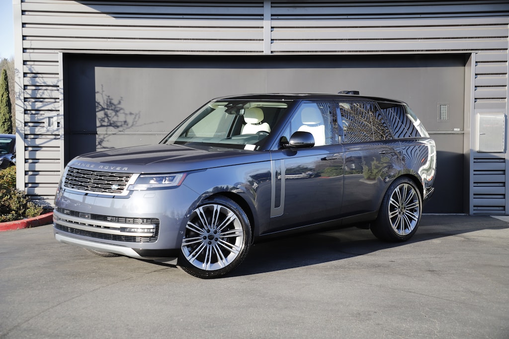 New 2026 Land Rover Range Rover SE SUV