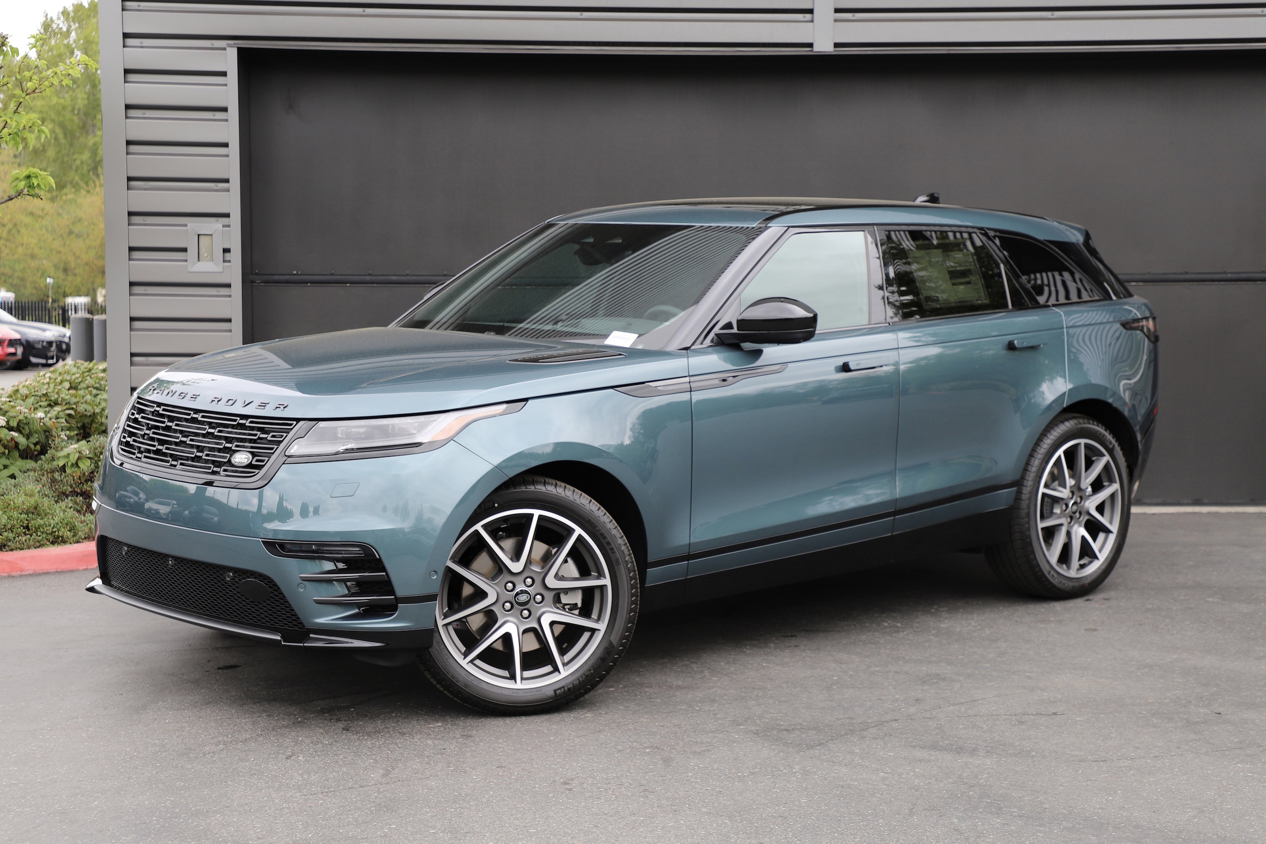 2026 Land Rover Range Rover Velar P250 Dynamic SE's photo