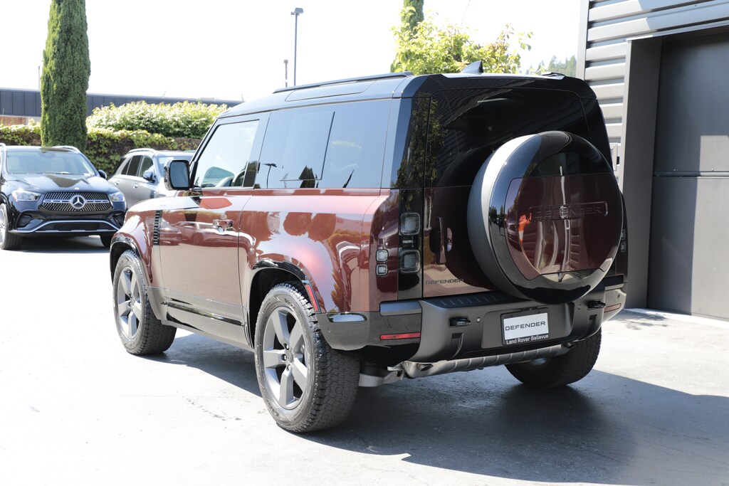 New 2026 Land Rover Defender 90 X-Dynamic SE SUV