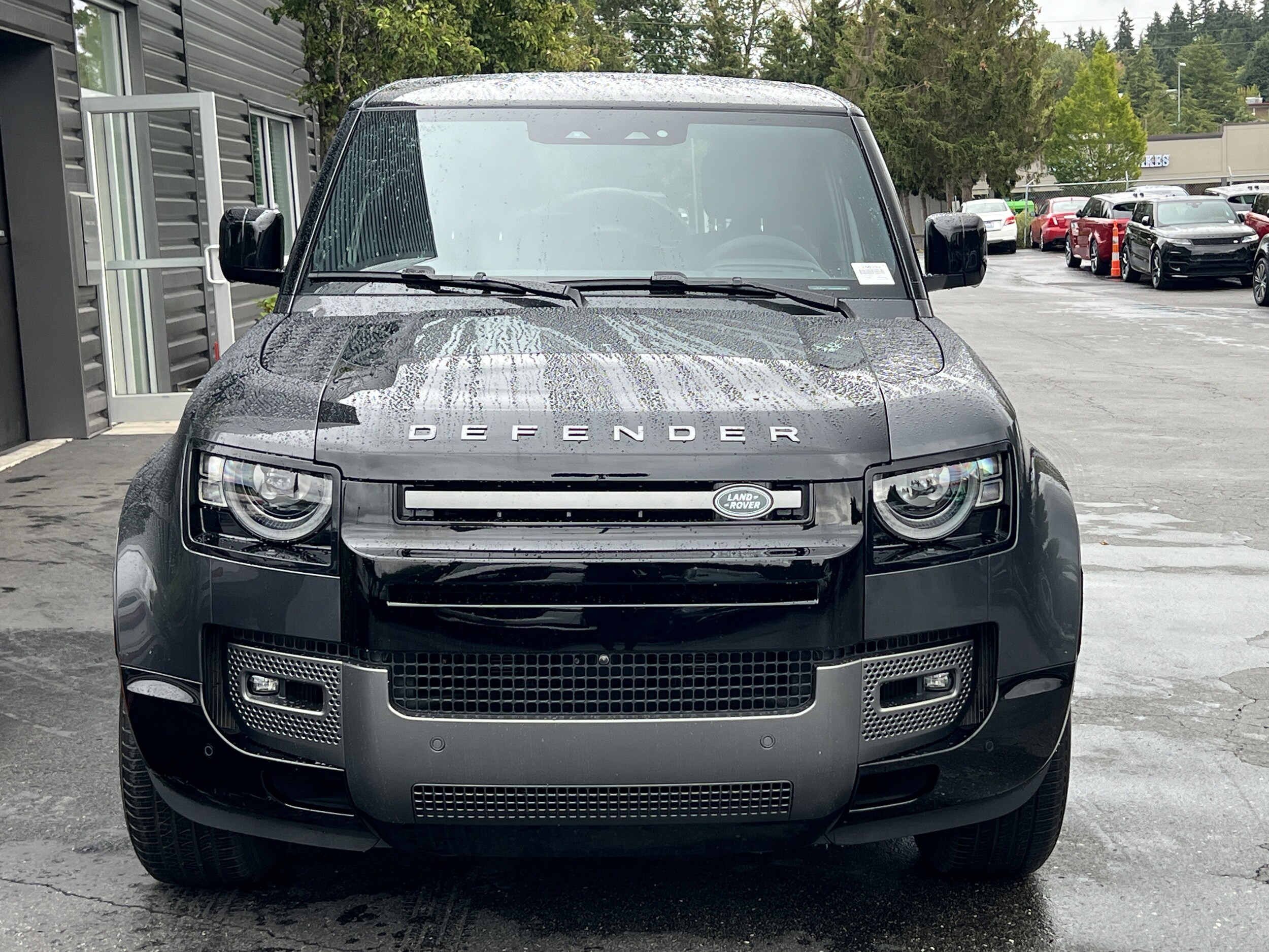 2023 Land Rover Defender 90 V8 photo 4