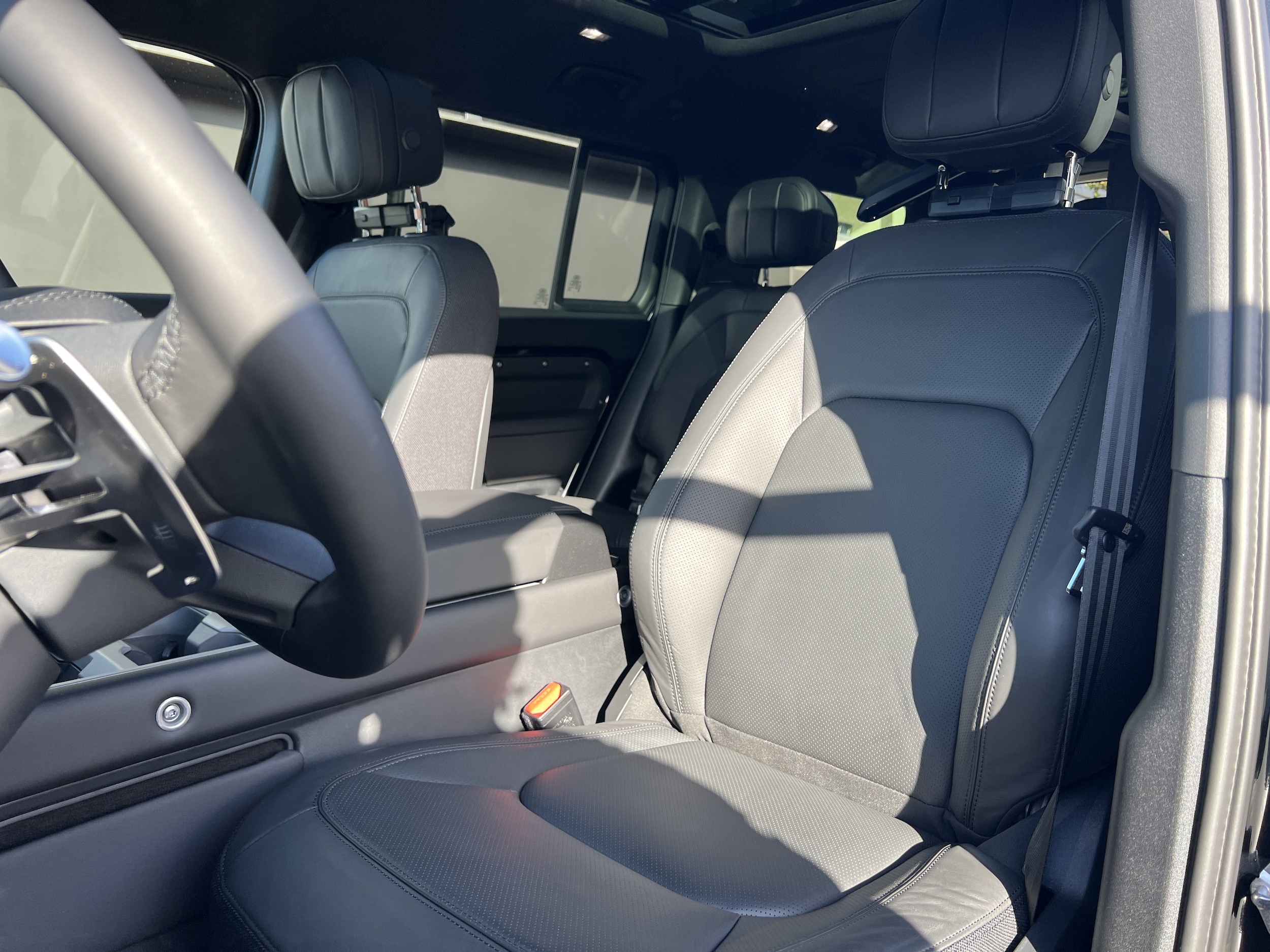2026 Land Rover Defender V8 - Photo 22