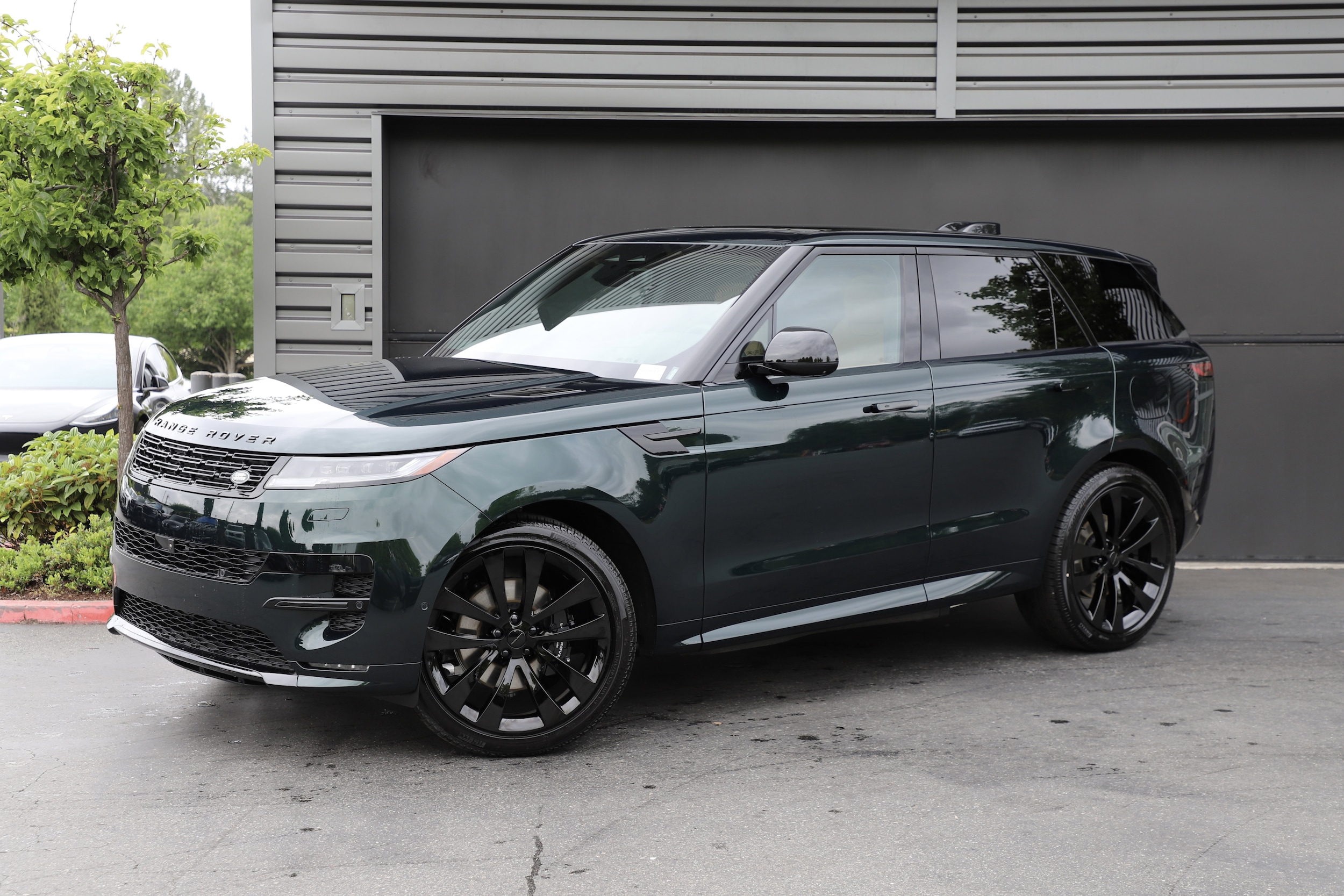 2026 Land Rover Range Rover Sport P460e PHEV Dynamic SE's photo